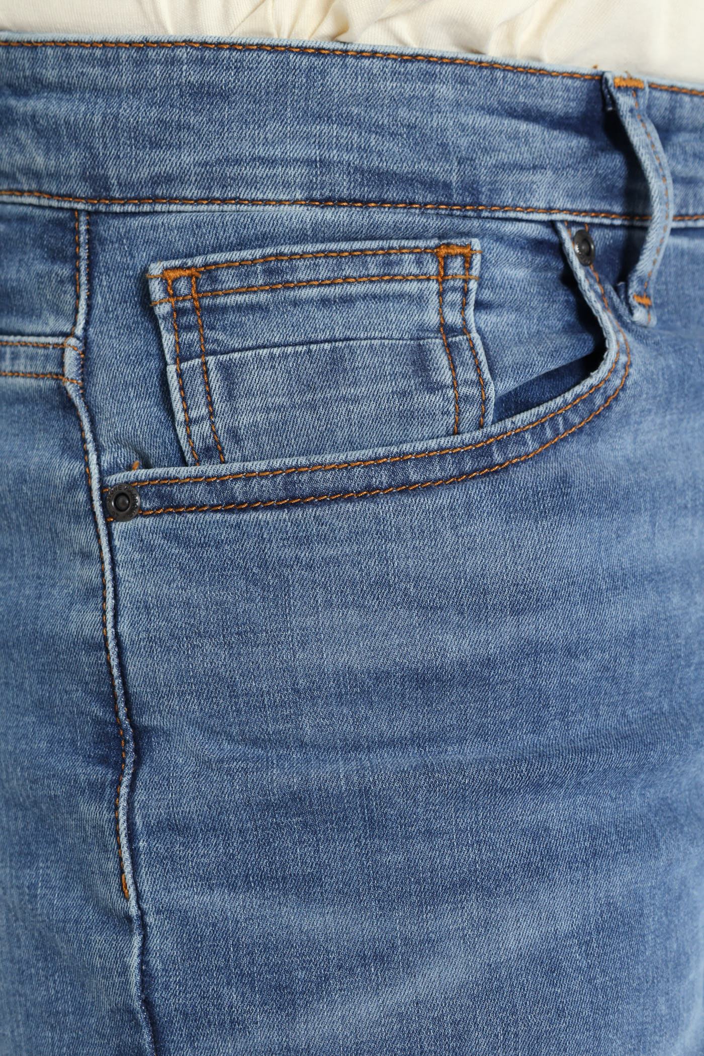 Mid Quartz Slim Denim - Mid Wash - Image 4