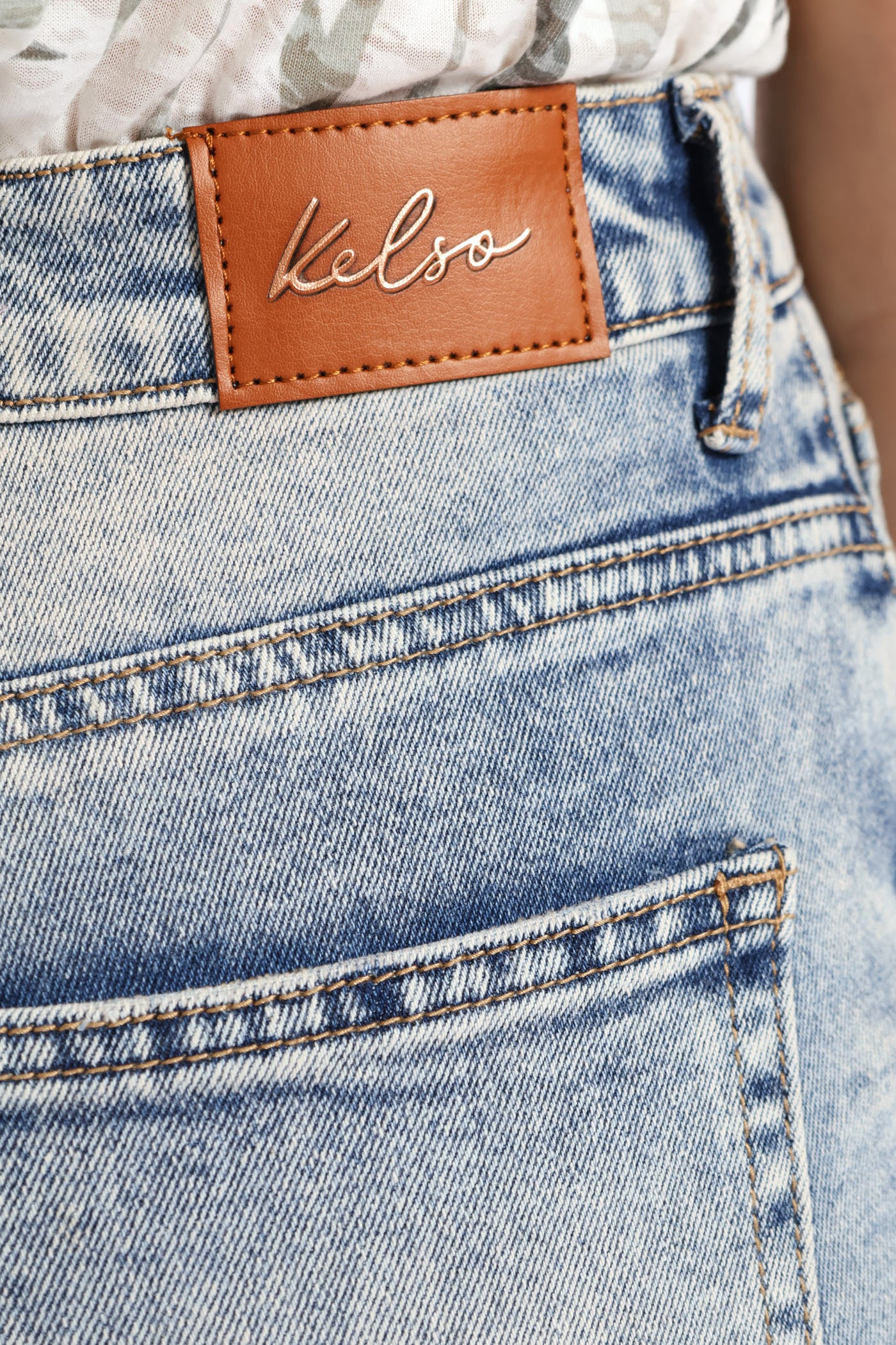 Mid-Rise Rip & Repair Straight Leg Jean - Mid Wash - Image 5