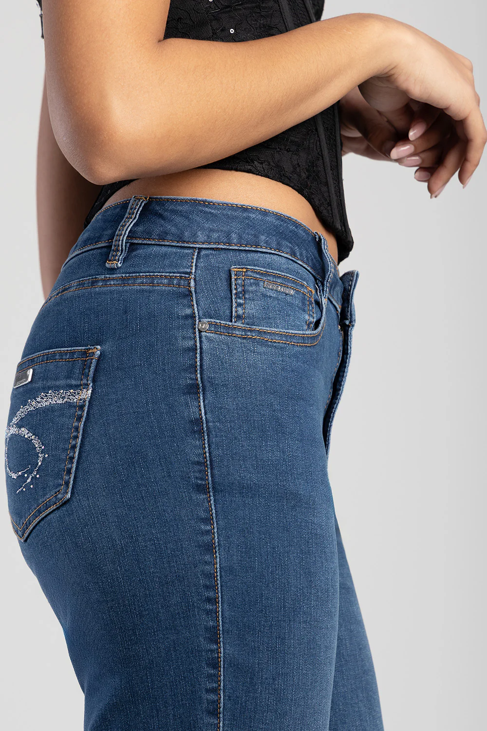 Mid Waist Capri Denim With Side Seam Slit & Back Pocket - Mid Blue - Image 3
