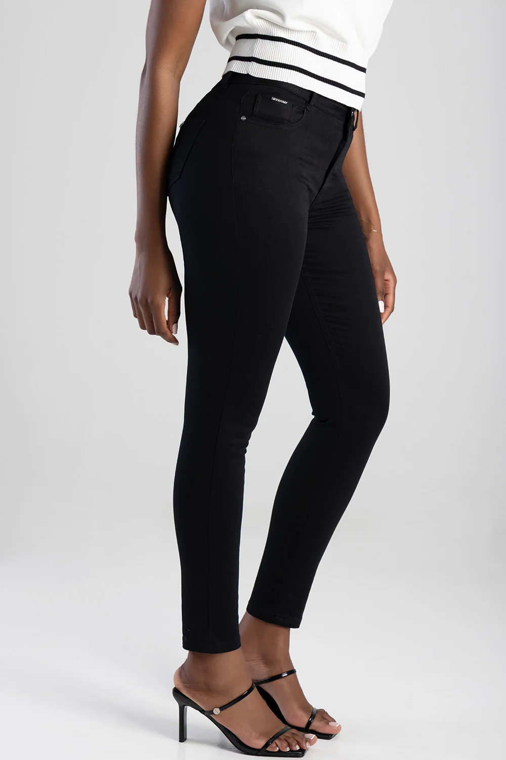 Mid-Waist Skinny Jean - Black - Image 2
