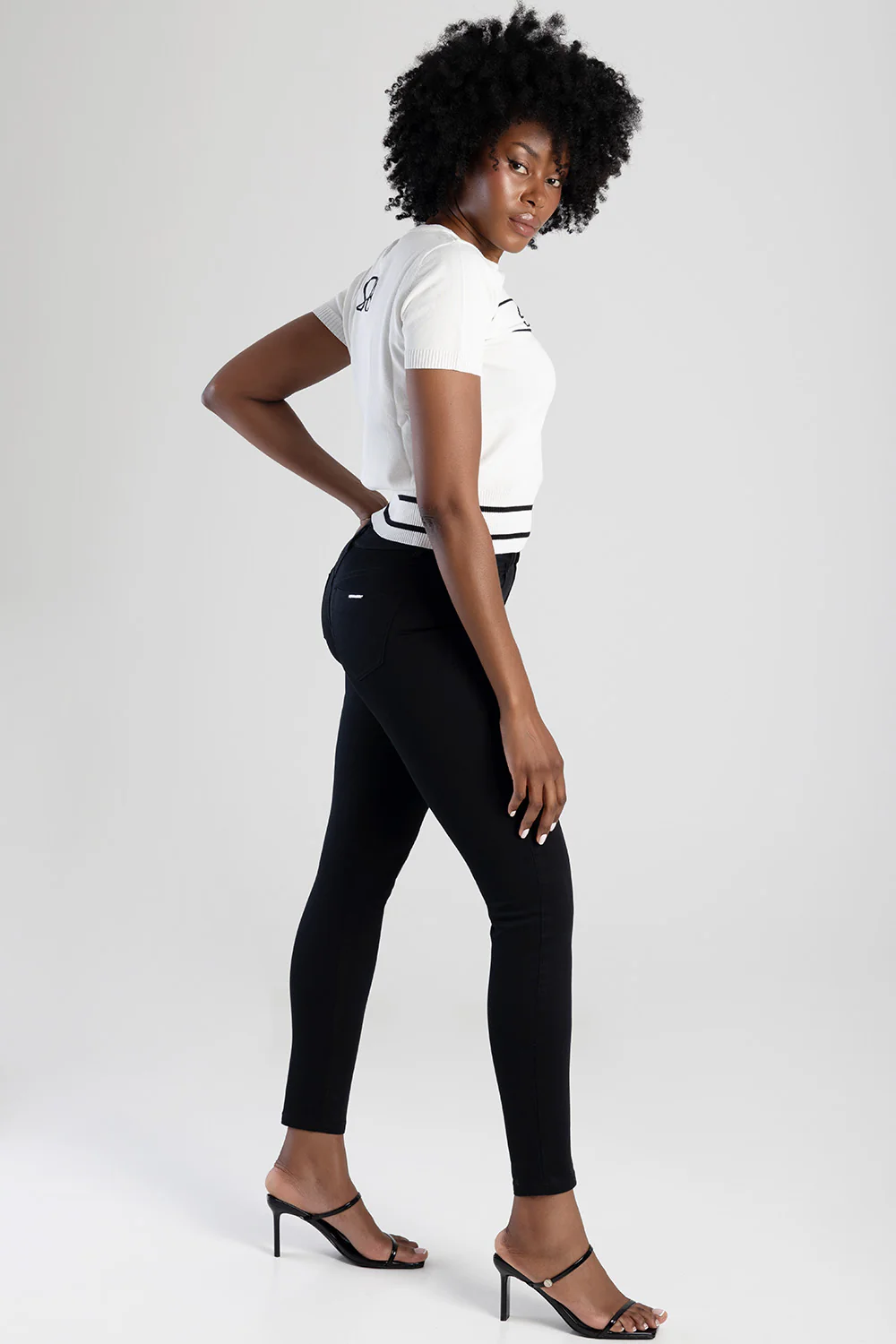 Mid-Waist Skinny Jean - Black - Image 6