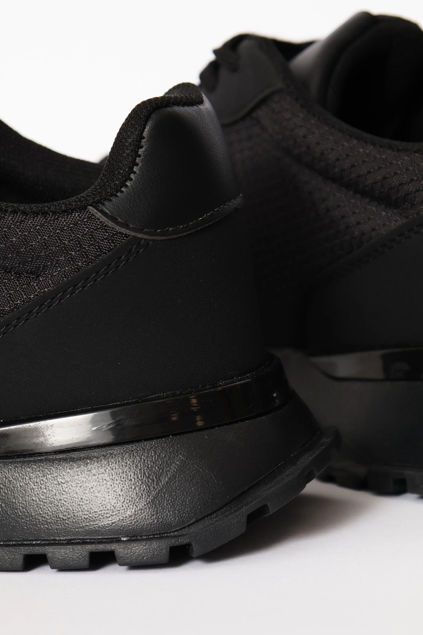 Mono Retro Trainer - Black - Image 3