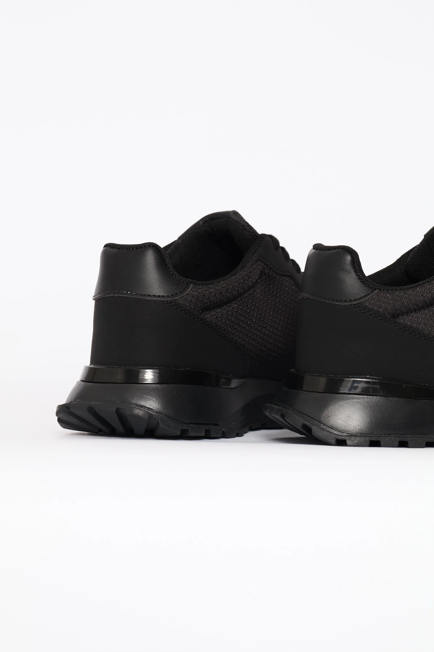 Mono Retro Trainer - Black - Image 4