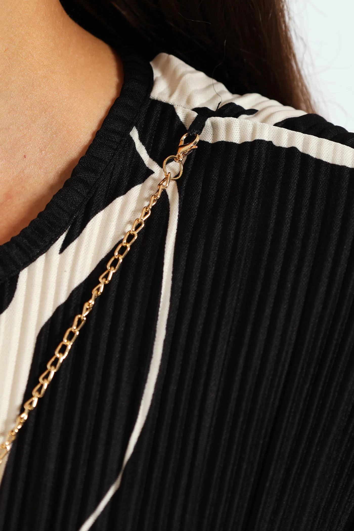 Monochrome Plisse Blouse - Black - Image 5