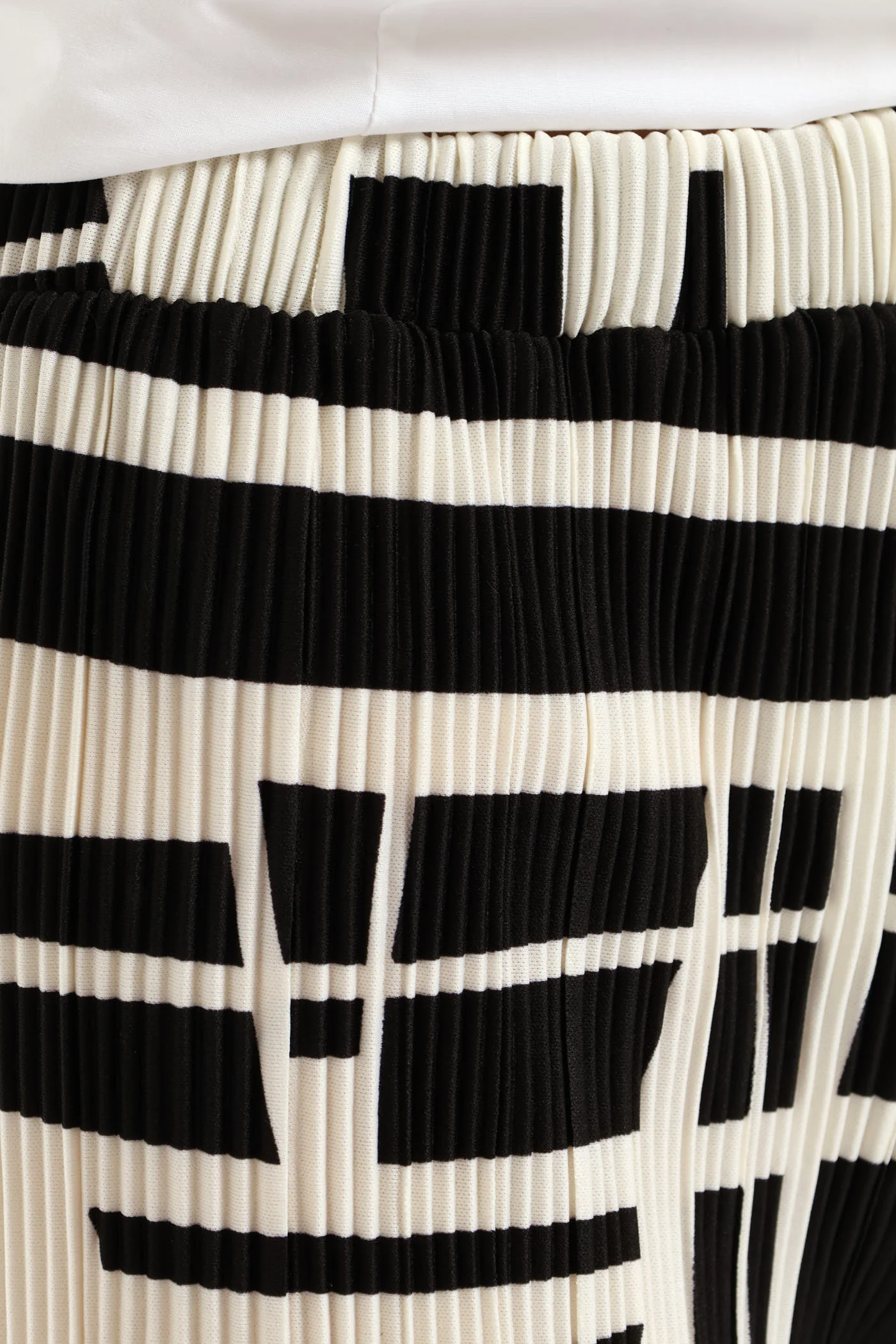 Monochrome Plisse Wide Leg Pant - Black/Cream - Image 3