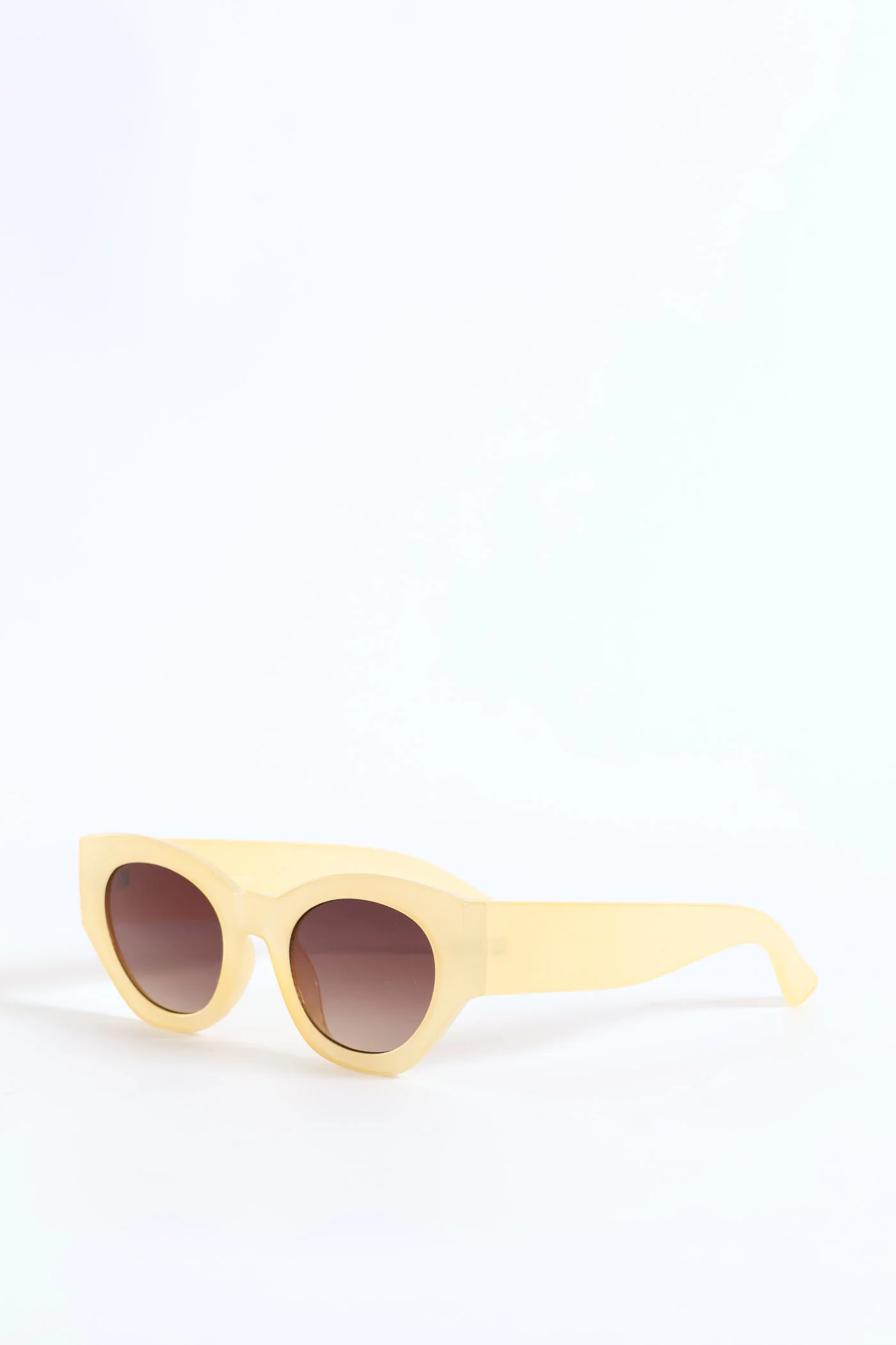 Narrow Oval Cateye Brown Gradient Lense Sunglasses - Light Yellow - Image 2