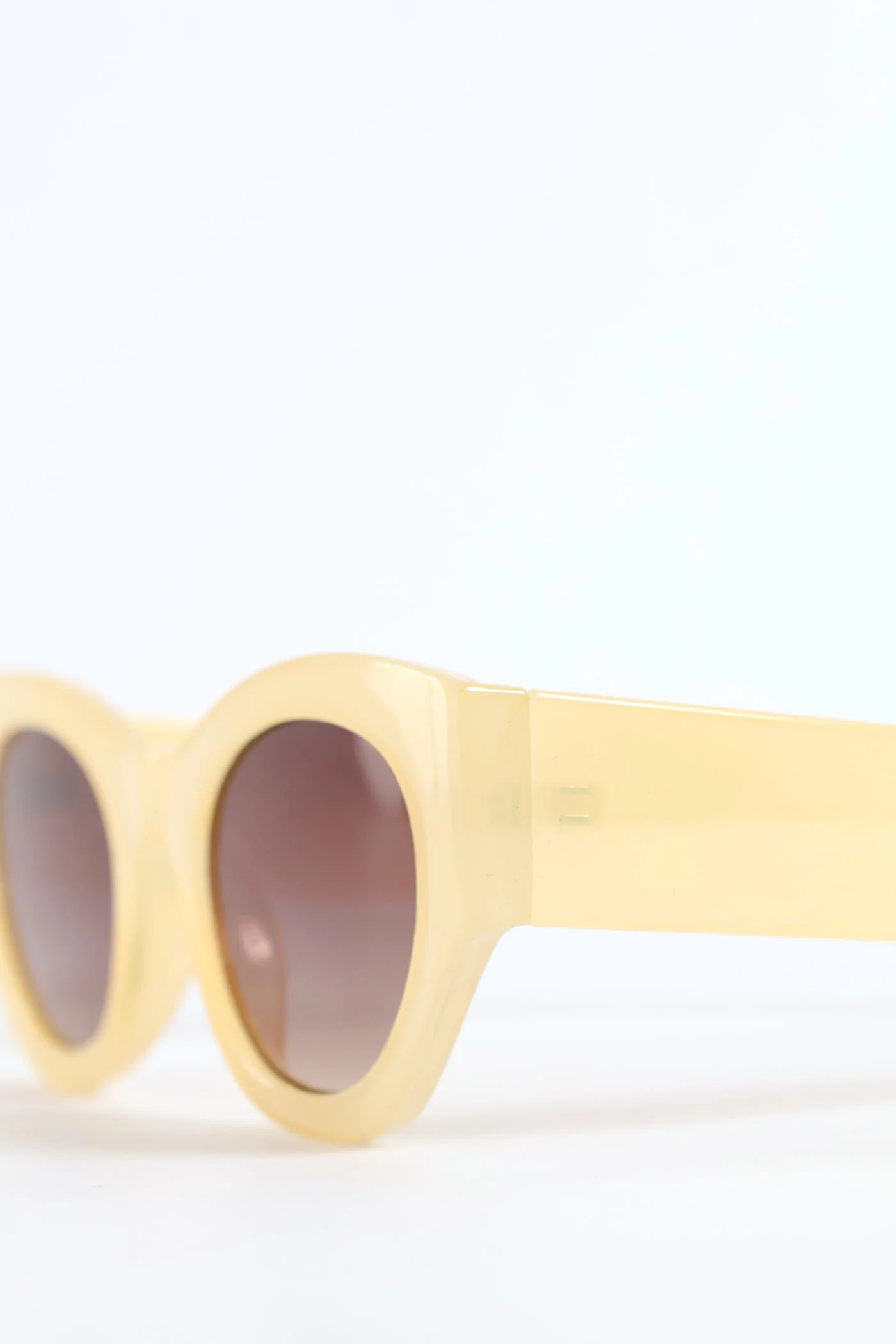 Narrow Oval Cateye Brown Gradient Lense Sunglasses - Light Yellow - Image 3