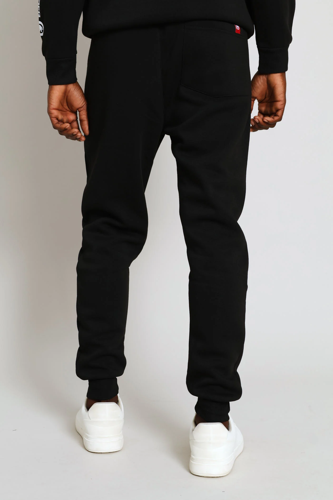 Never Out Trackpant - Black - Image 4