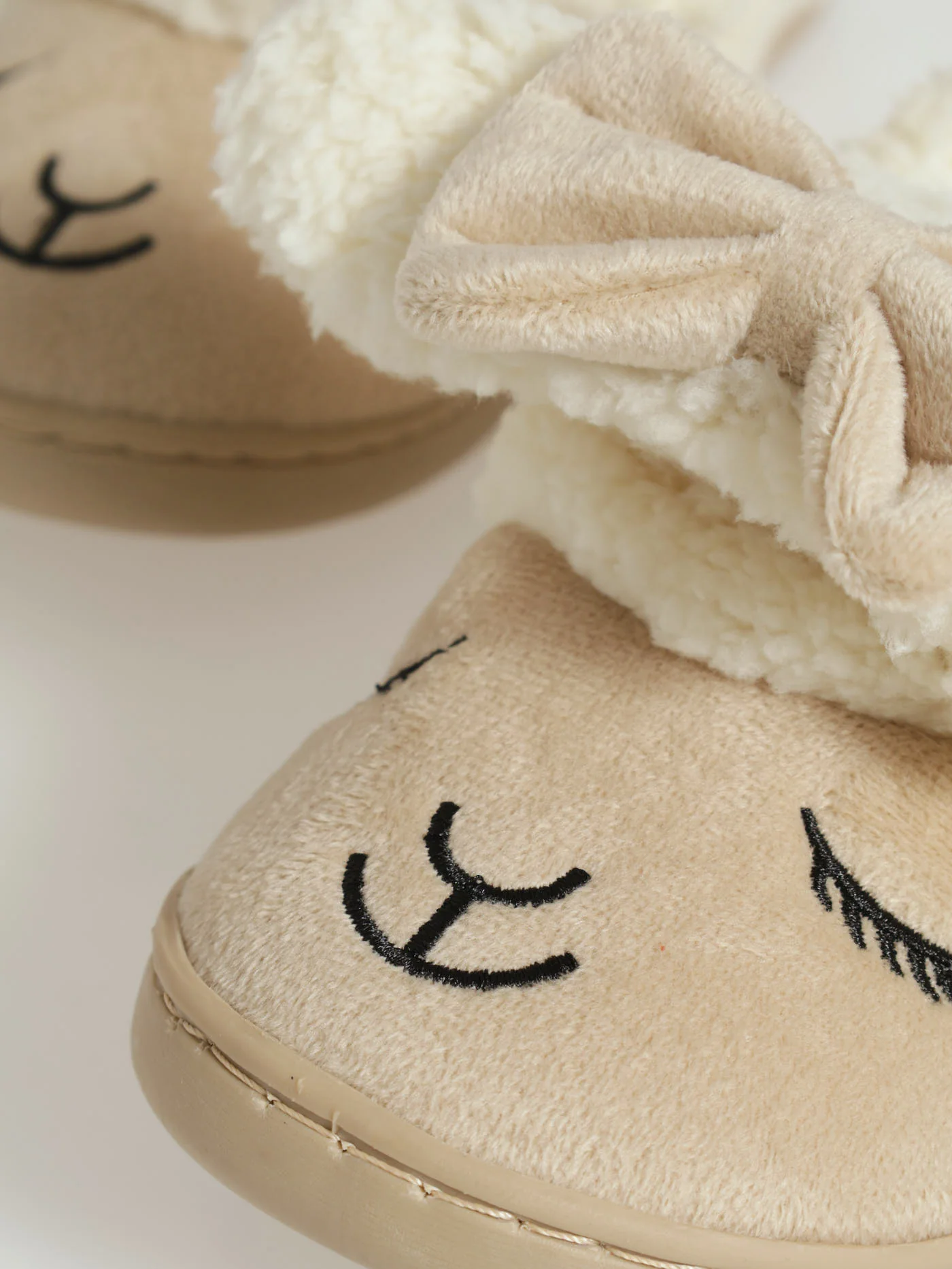 Novelty Sheep Full Closed Slipper - Beige/Cream - Image 2