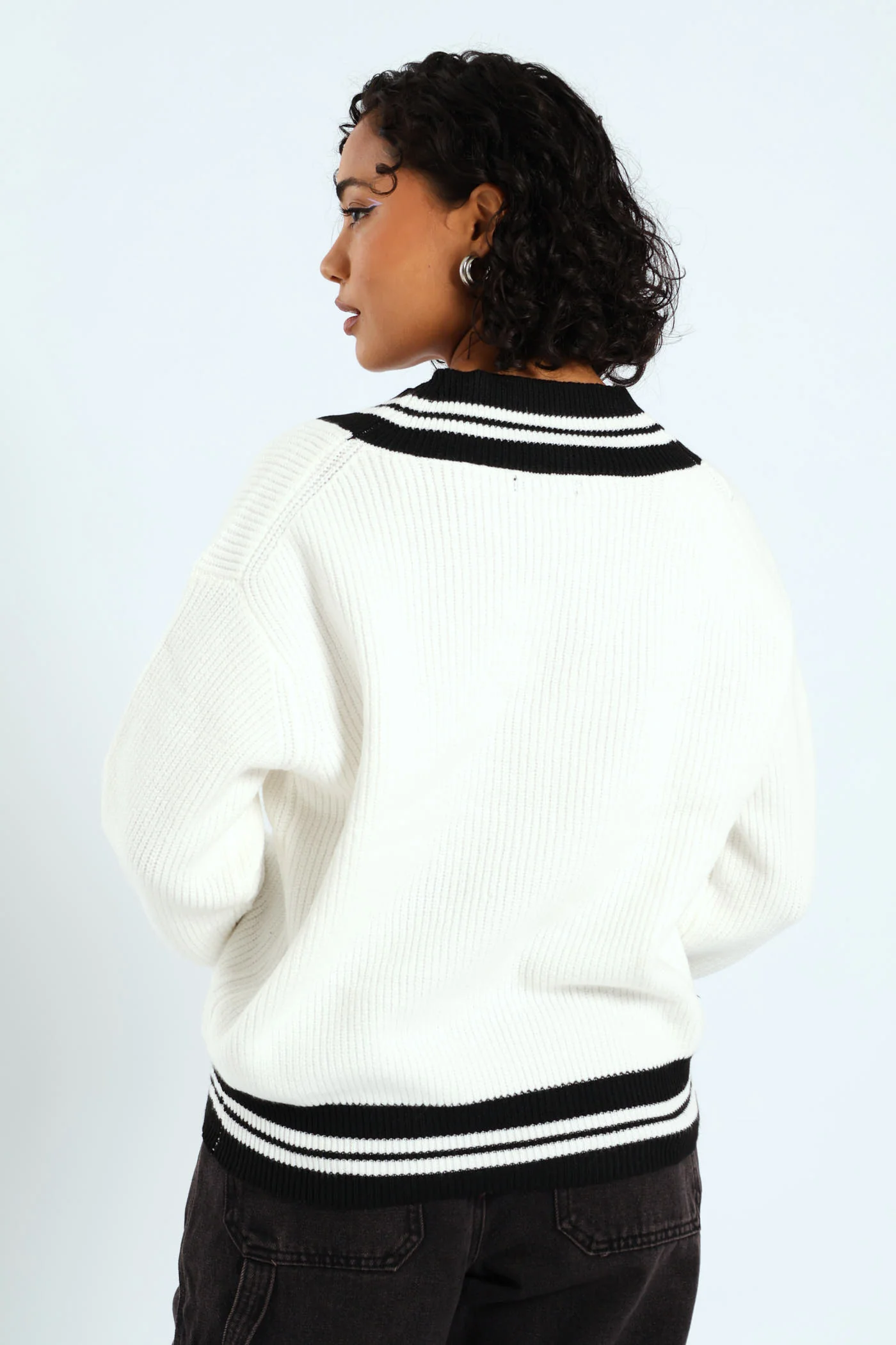 Oversized Tipped V-Neck Pullover - Cream - Image 3