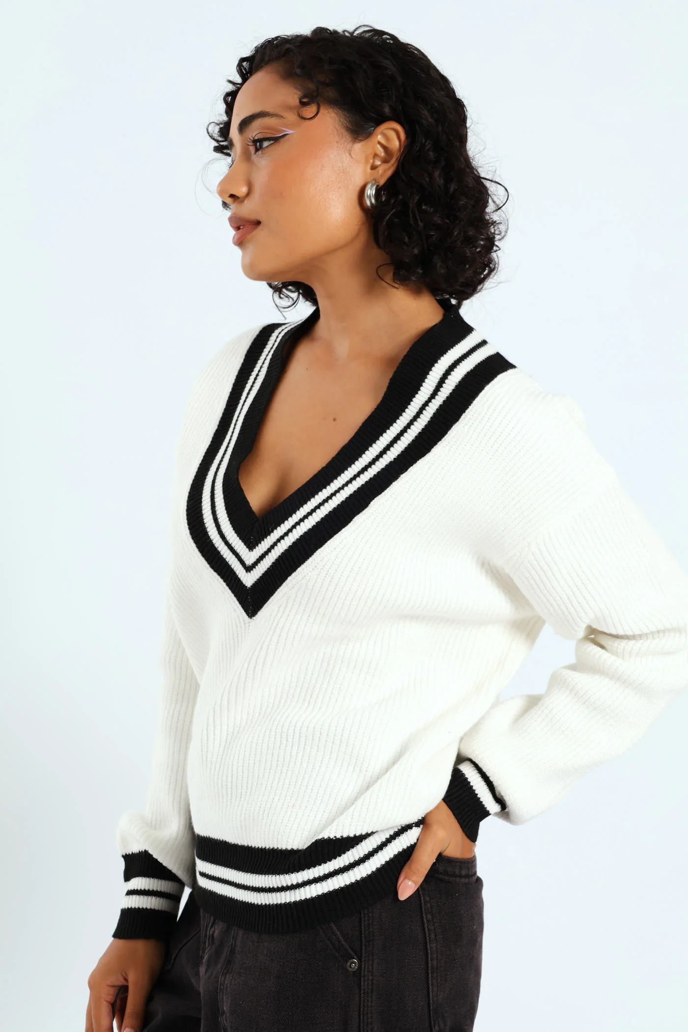 Oversized Tipped V-Neck Pullover - Cream - Image 4