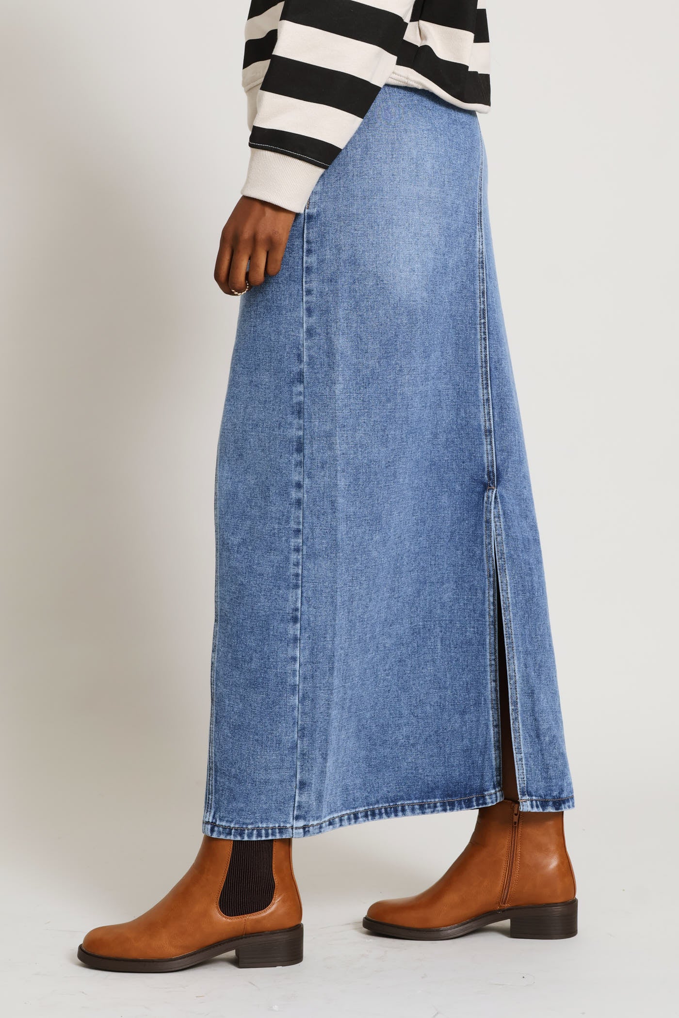 Panelled Denim Maxi Skirt With Back Slit - Mid Wash - Image 2