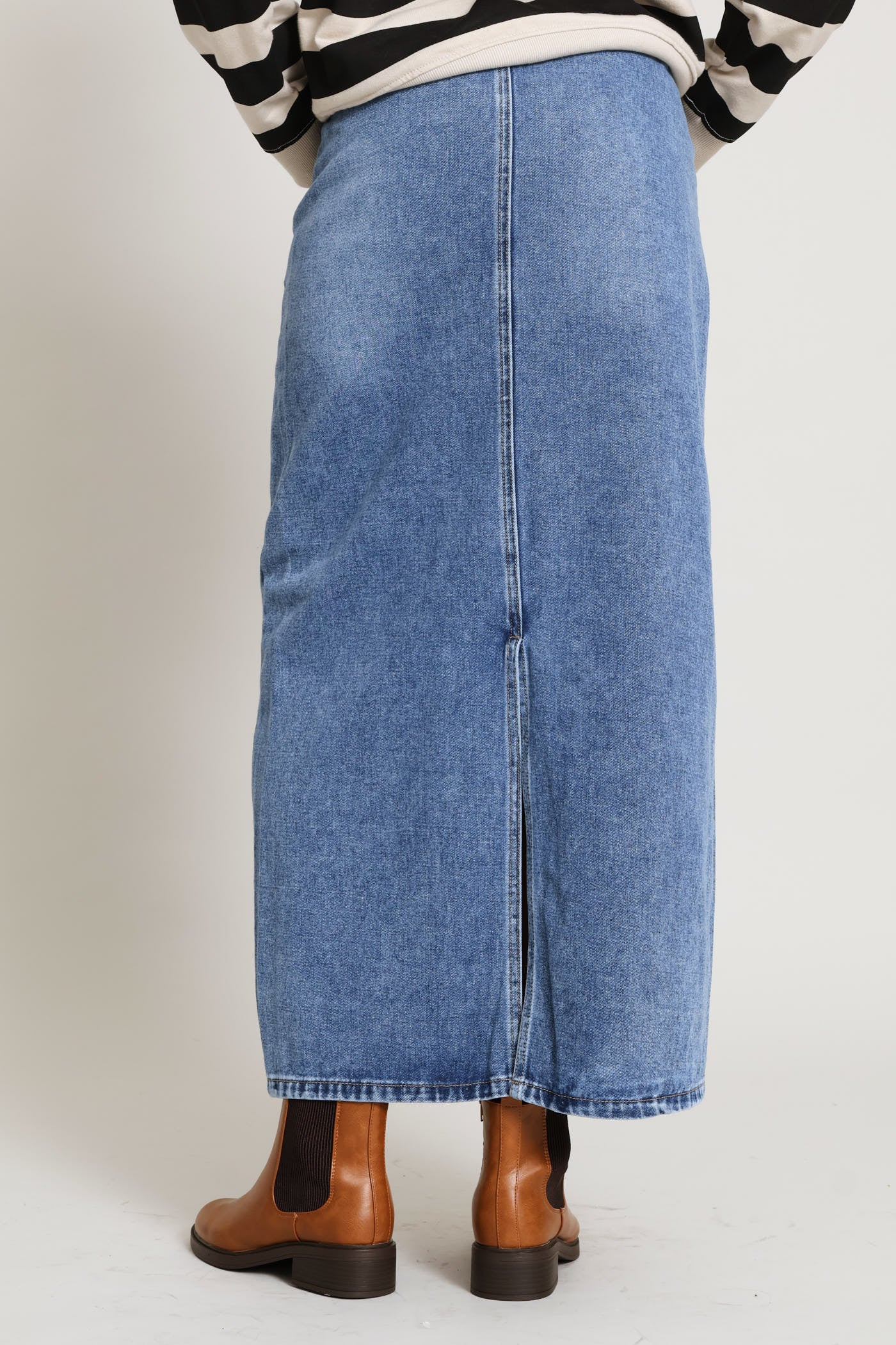 Panelled Denim Maxi Skirt With Back Slit - Mid Wash - Image 3
