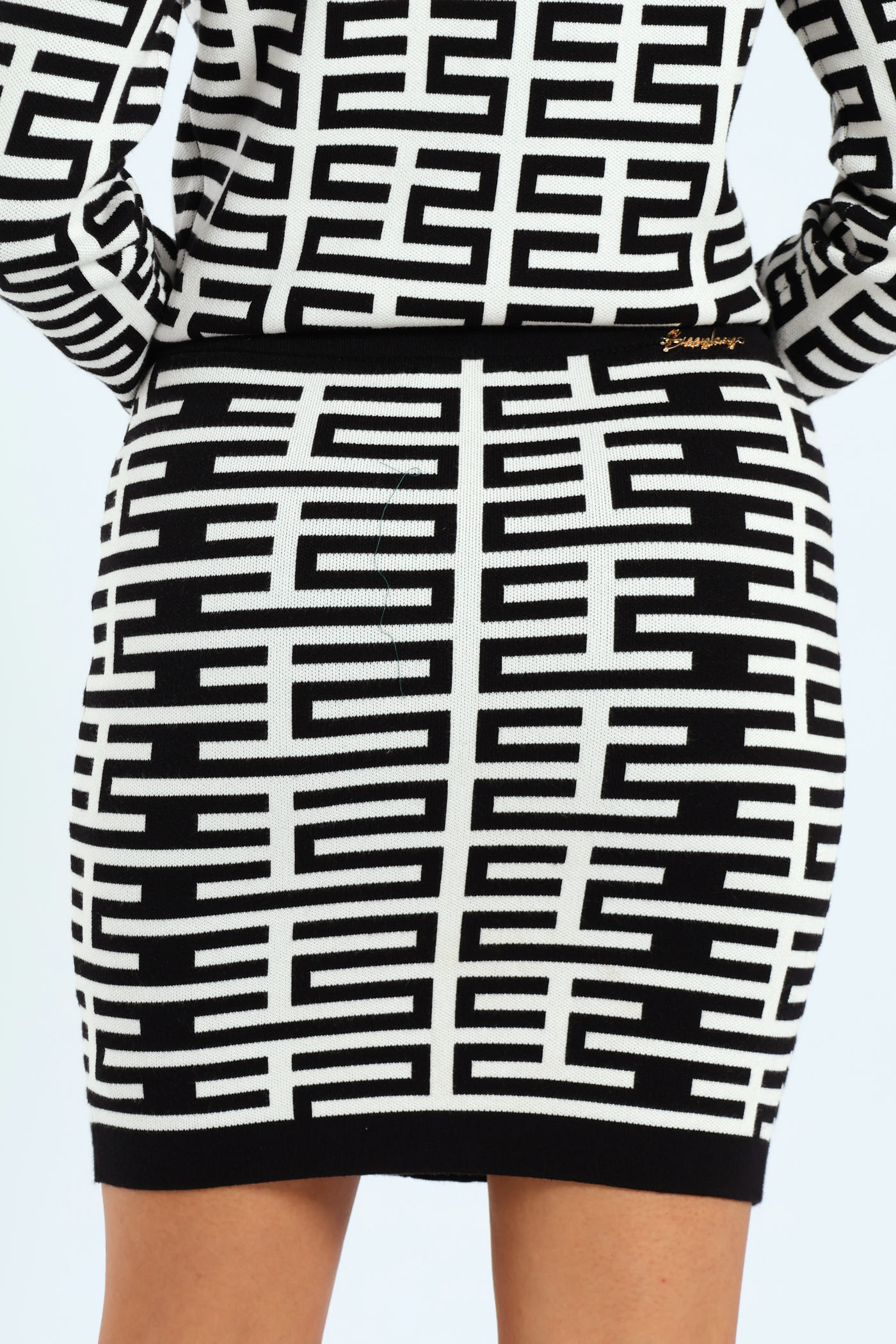 Patterned Knit Skirt - White/Black - Image 4