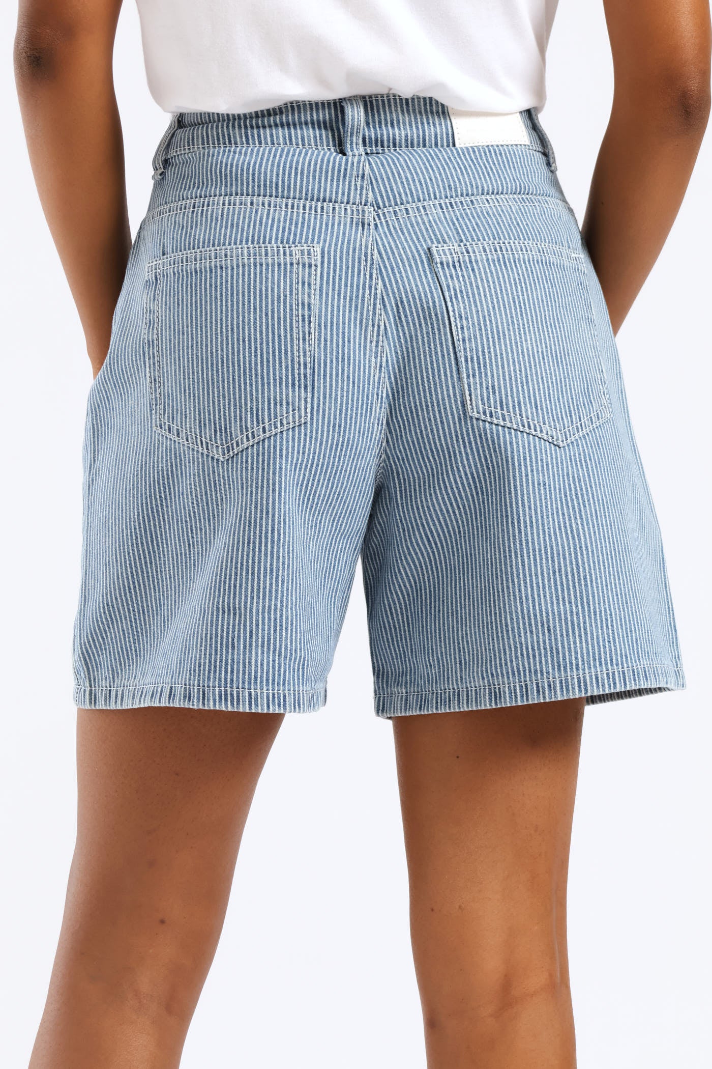 Pinstripe Denim Mid Thigh Short - Mid Wash - Image 4