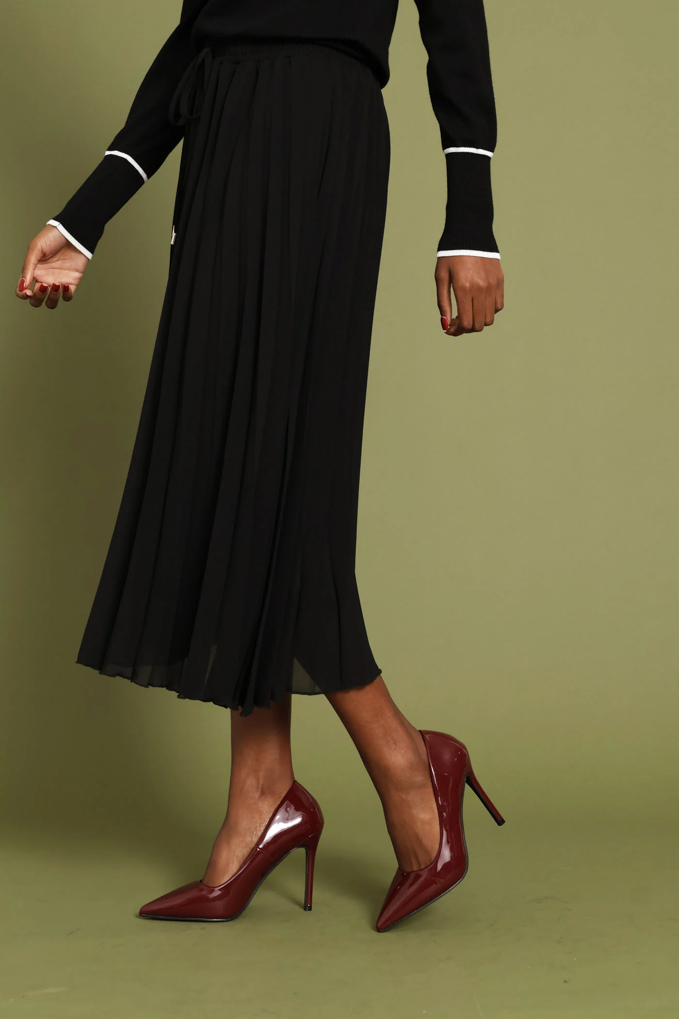 Pleated Chiffon Midi Skirt - Black - Image 3