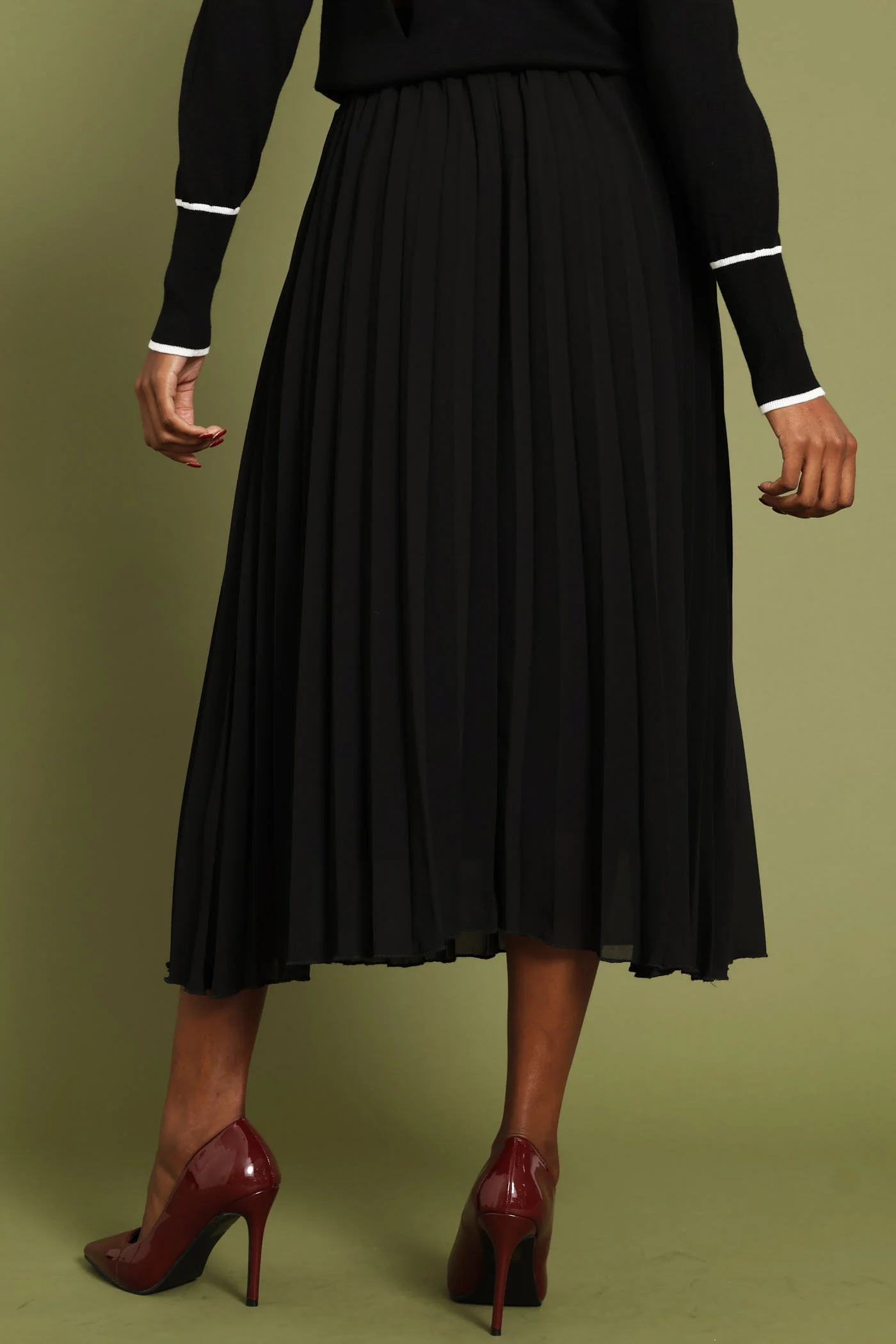 Pleated Chiffon Midi Skirt - Black - Image 4