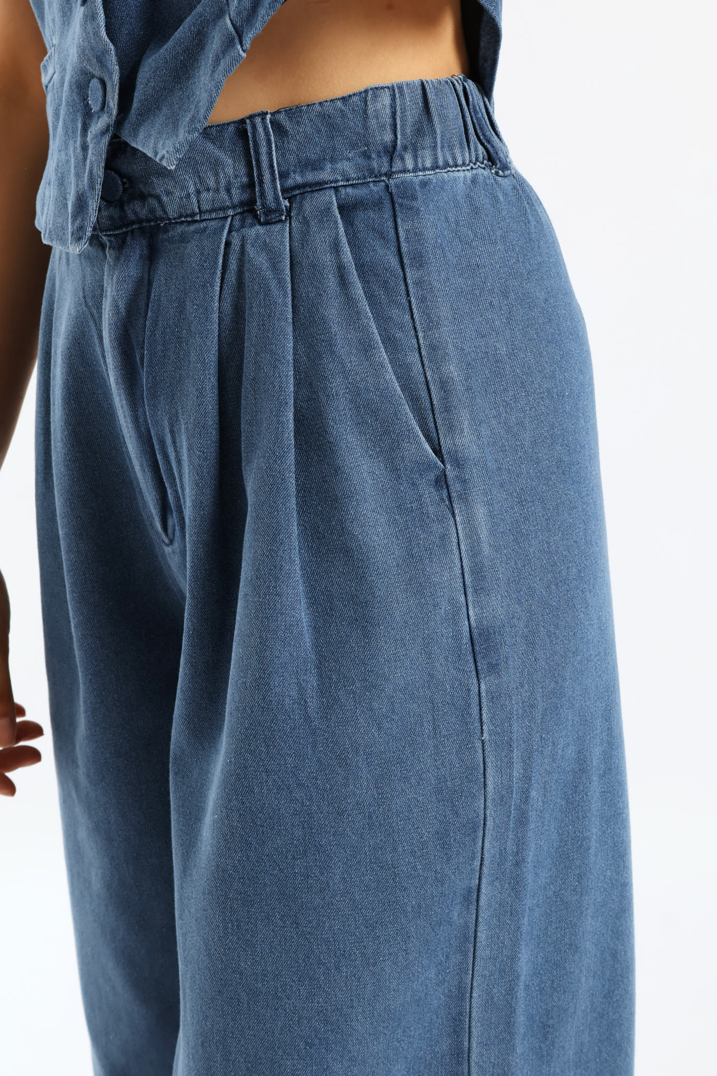 Pleated Detail Wide Leg Denim Trouser - Dark Wash - Image 6