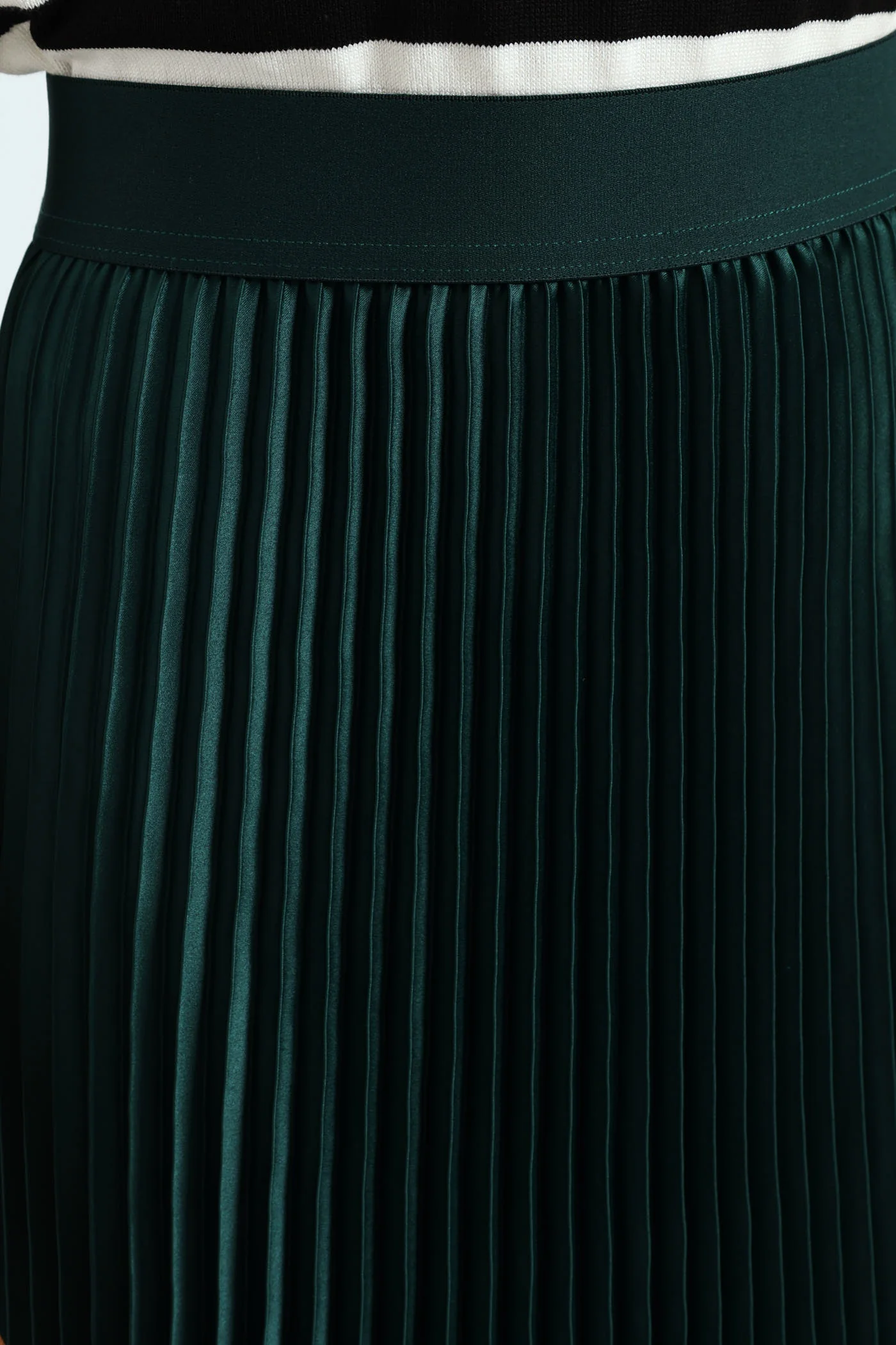 Pleated Satin Maxi Skirt - Emerald - Image 4