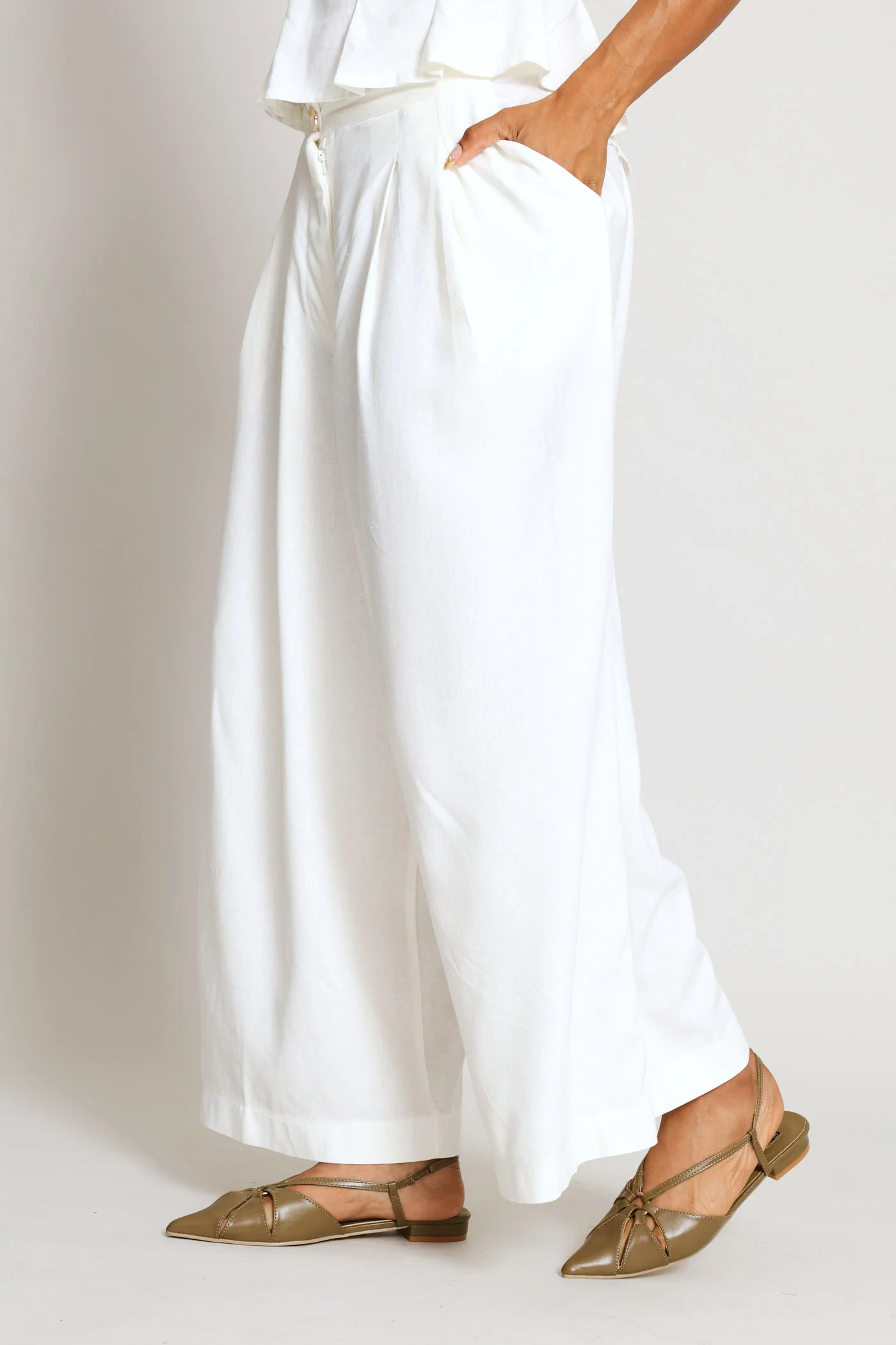 Pleated Wideleg Culotte Pant - Milk - Image 3