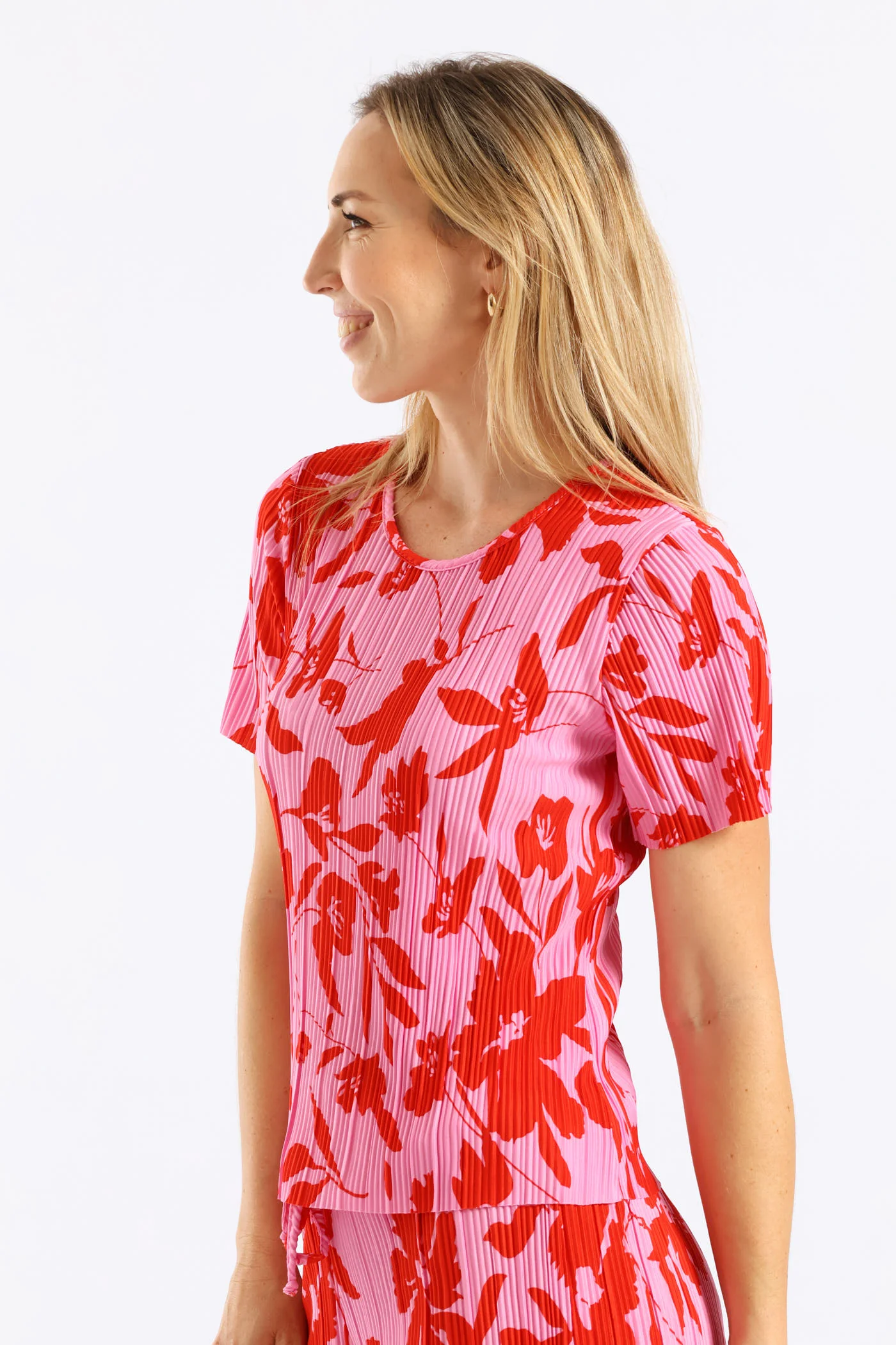 Plisse Two Tone Floral Tee - Red/Pink - Image 3