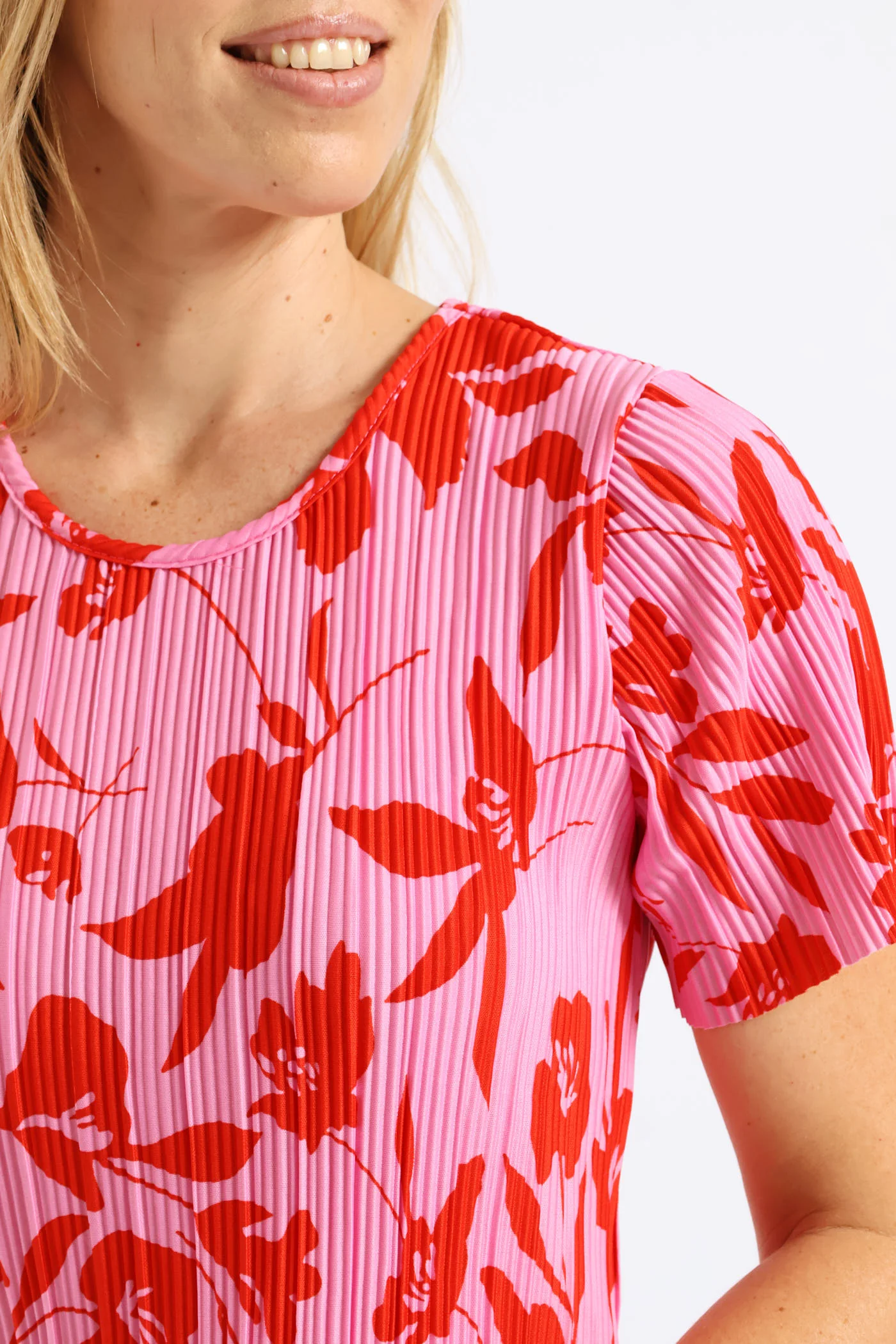 Plisse Two Tone Floral Tee - Red/Pink - Image 5