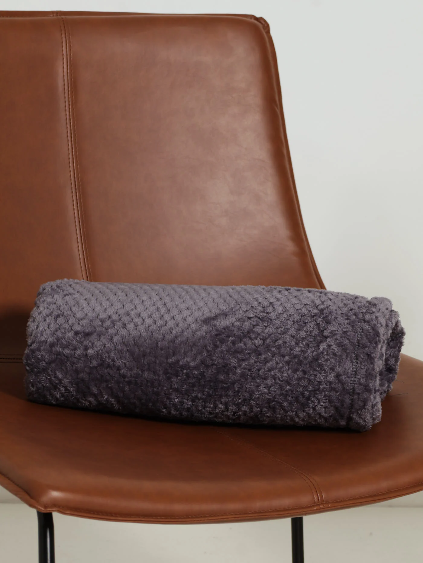 Popcorn Flannel Blanket 125X152cm  - Charcoal - Image 3
