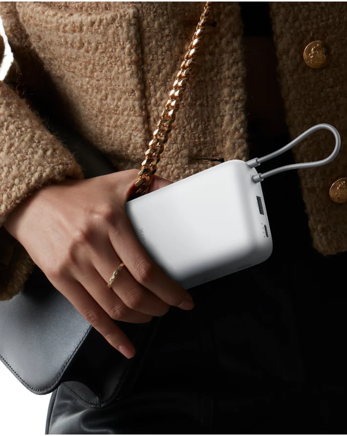 20 000mAh Power Bank (Integrated Cable) - Light Grey - Image 5