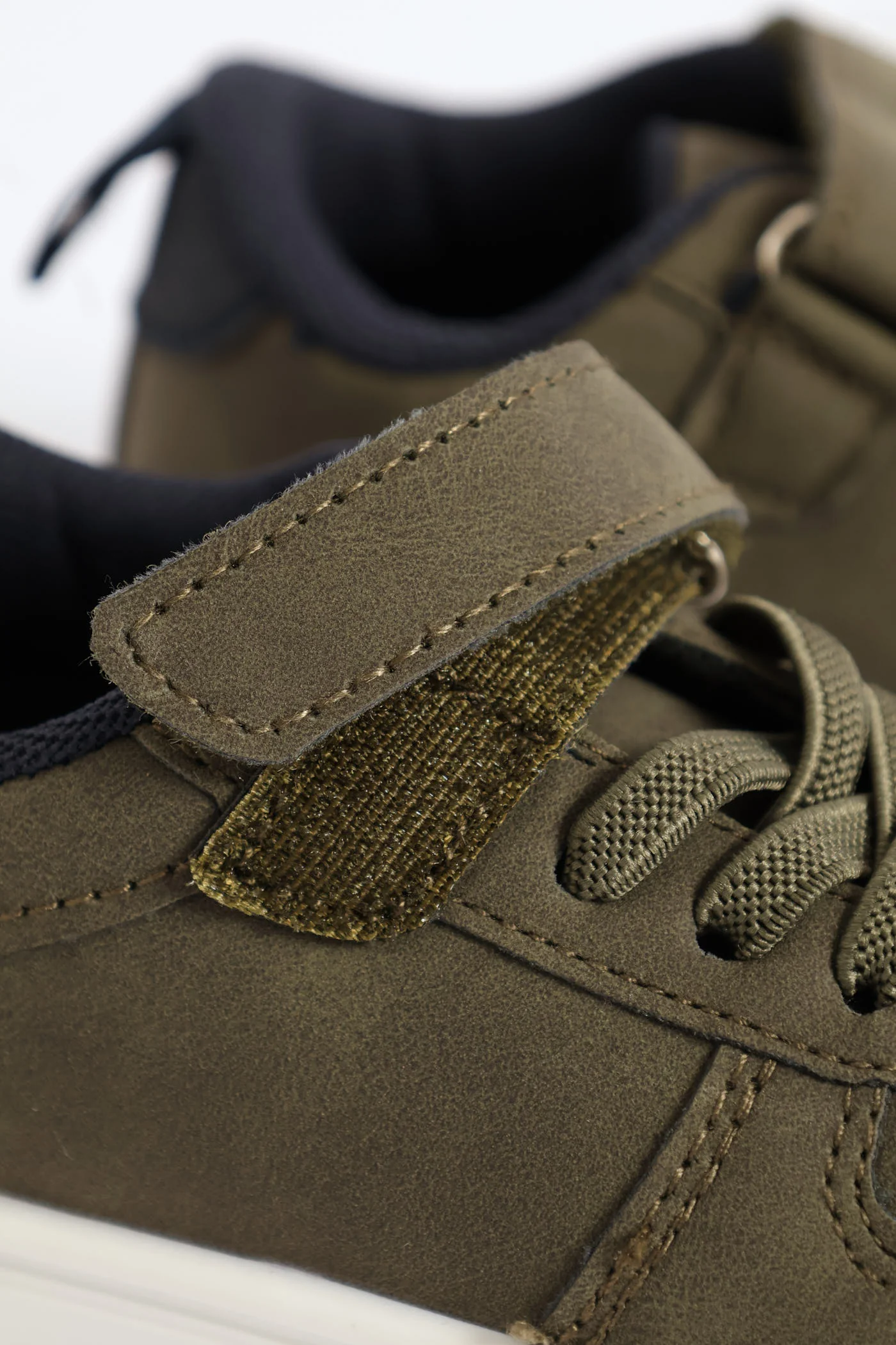 Pre-Boys Classic Sneaker - Olive/Navy - Image 2