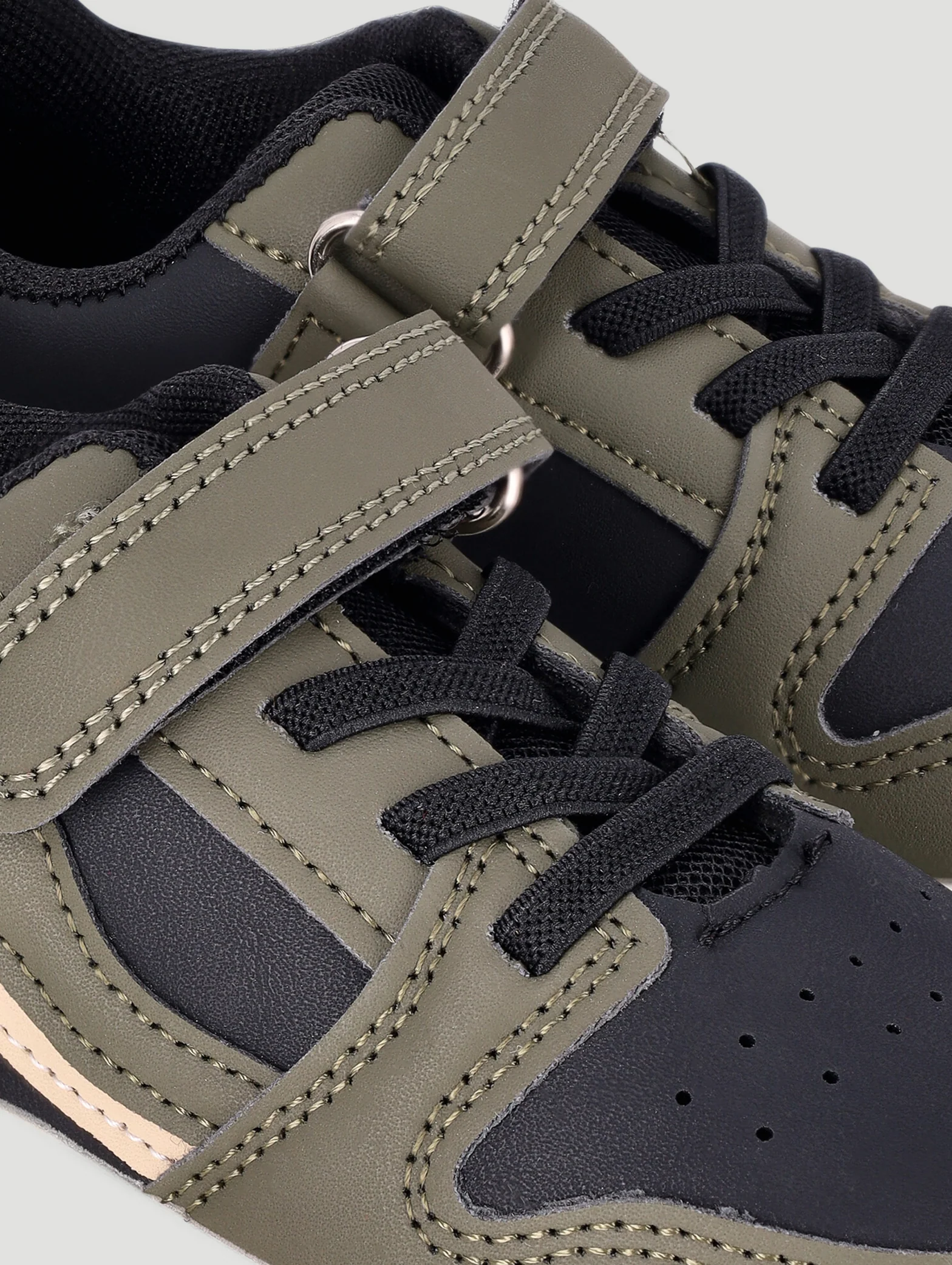 Pre-Boys Court Sneaker - Black/Olive - Image 4