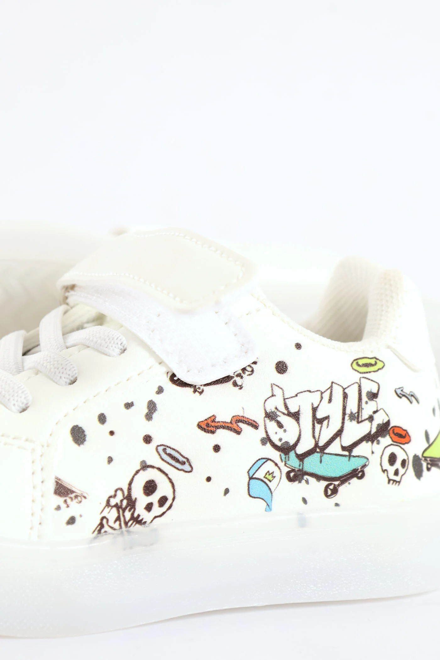 Pre-Boys Graffiti Lightup Sneaker - White - Image 2
