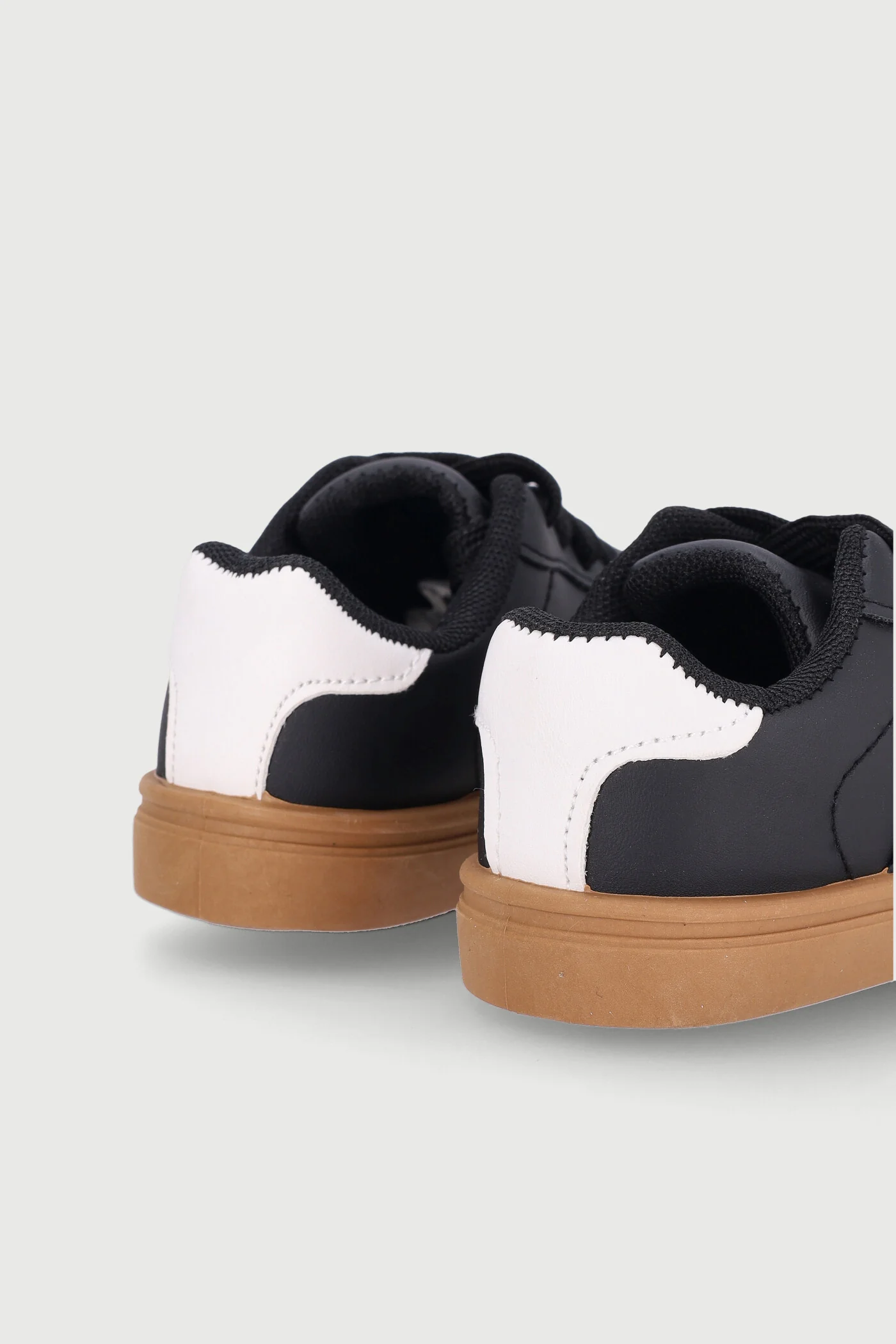 Pre-Boys Gum Sneaker - Black - Image 4