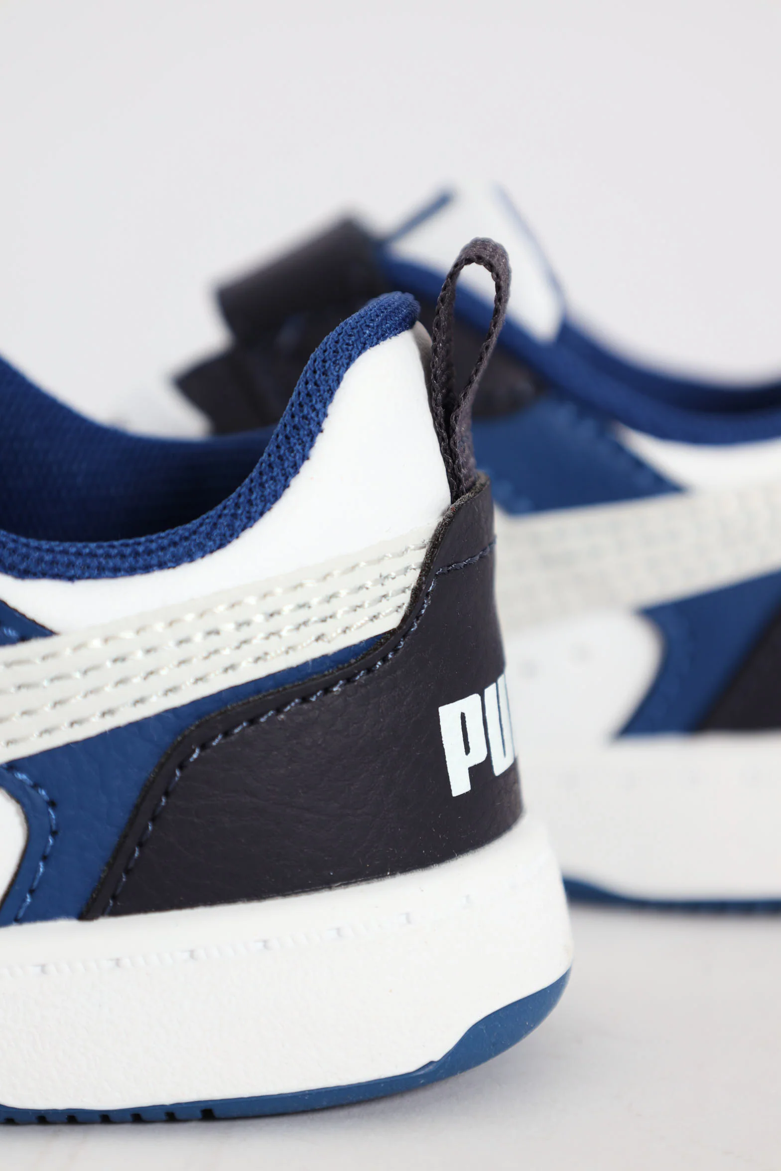 Pre-Boys Rebound V6 Lo Sneaker - White/Black - Image 6