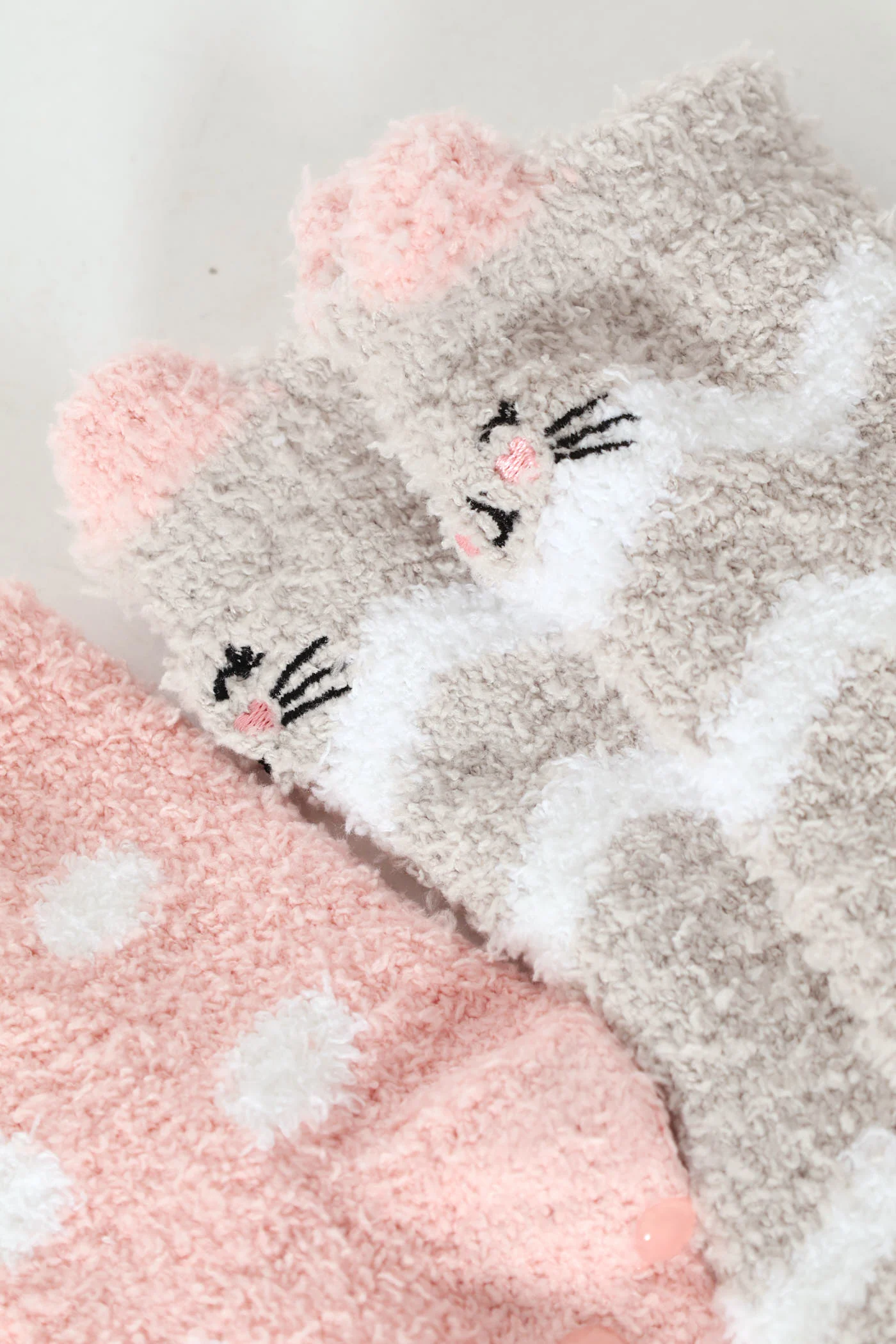 Pre-Girls 2 Pack Spot Fluffy Socks - Grey - Image 2