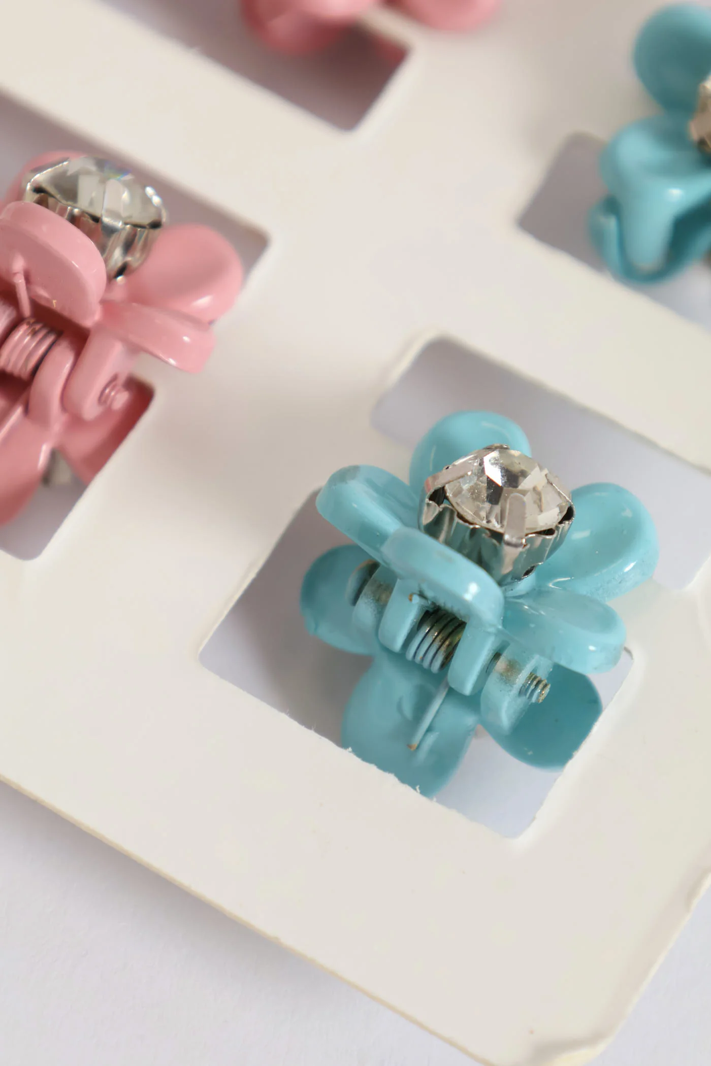 Pre-Girls 6 Pack Flower Diamond Clip Set - Image 2
