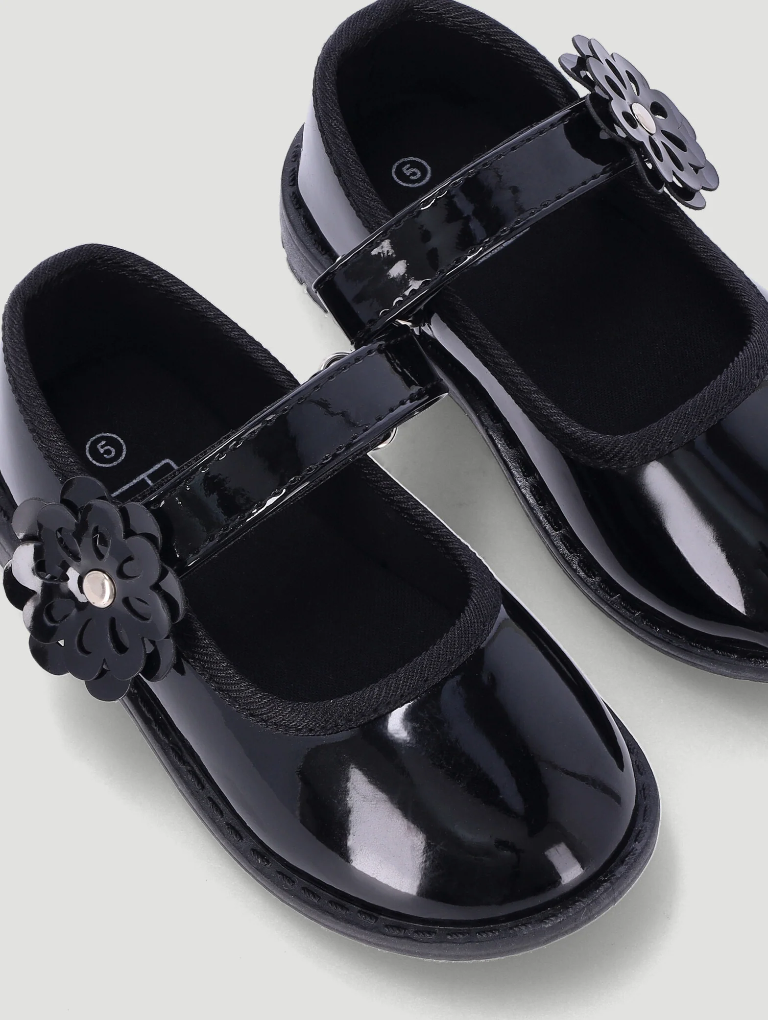 Pre-Girls Patent Comfort Pump - Image 2