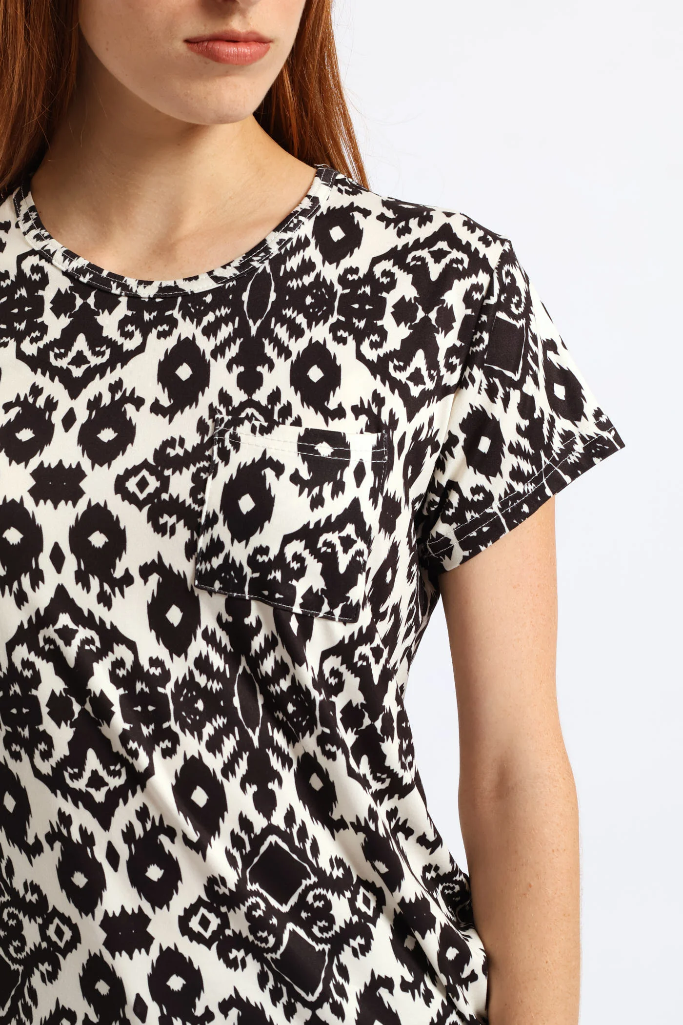 Print Pocket Tee - Cream/Black - Image 2