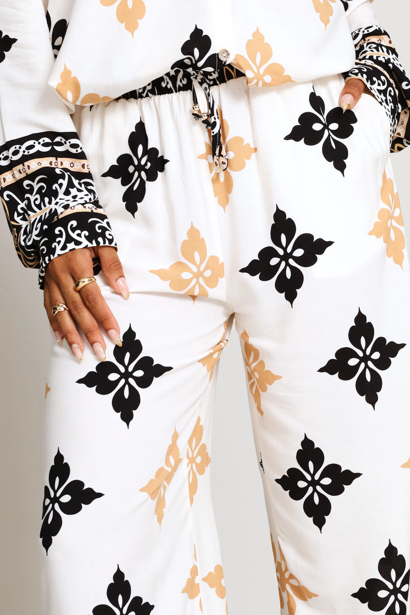 Printed Border Pullon Wideleg Pants - Cream/Multi - Image 4