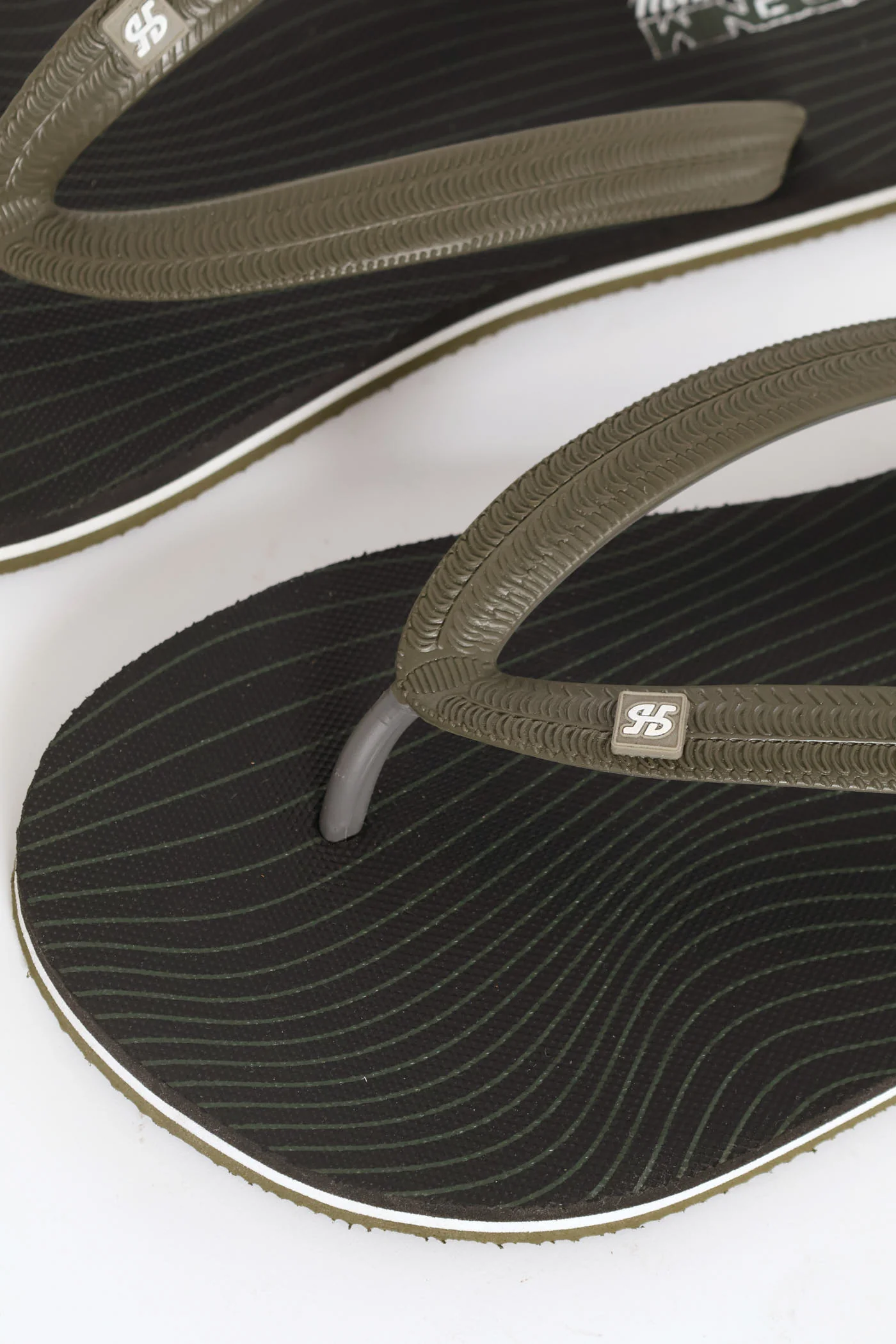 Printed Rubber Flip Flop - Black - Image 2