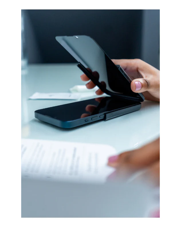 Moov Privacy Glass for iPhone 14 Pro - Image 2