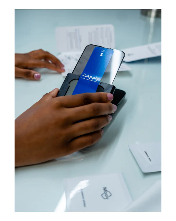 Moov Privacy Glass for iPhone 14 Pro - Image 3