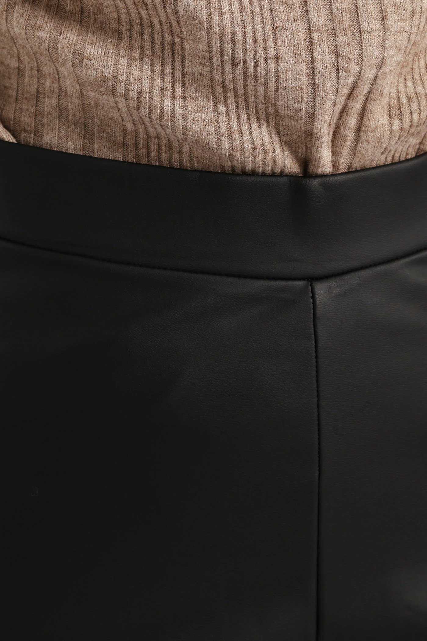 PU Legging - Black - Image 4