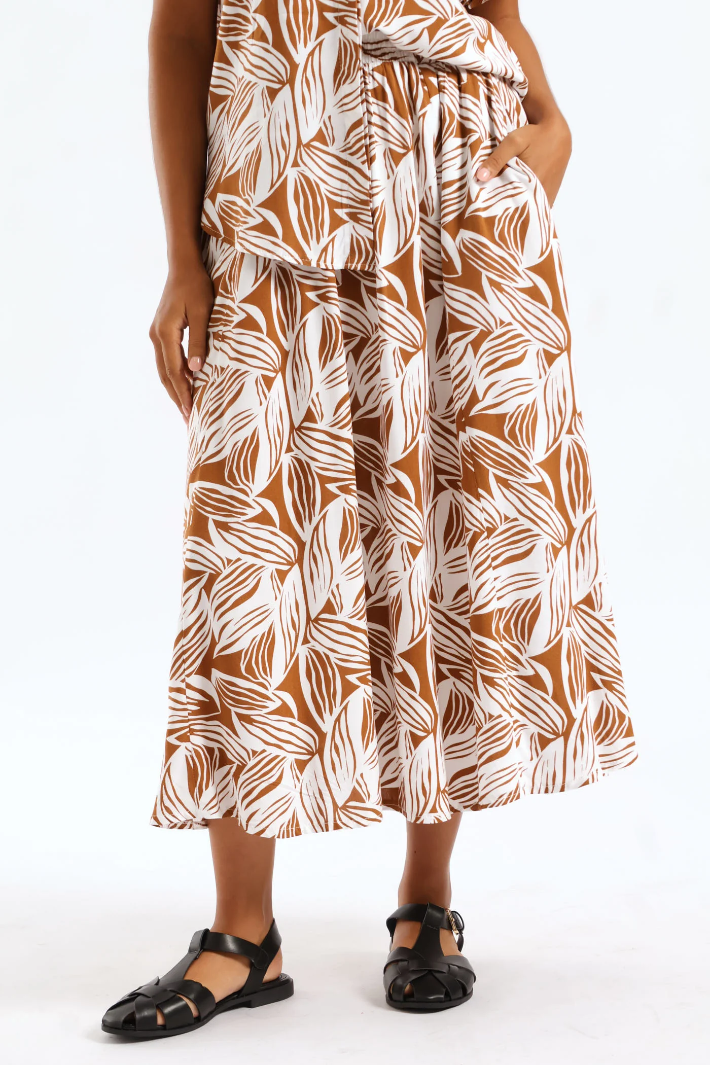 Pull On Elasticated Flare Viscose Midi Skirt - Brown/White - Image 2