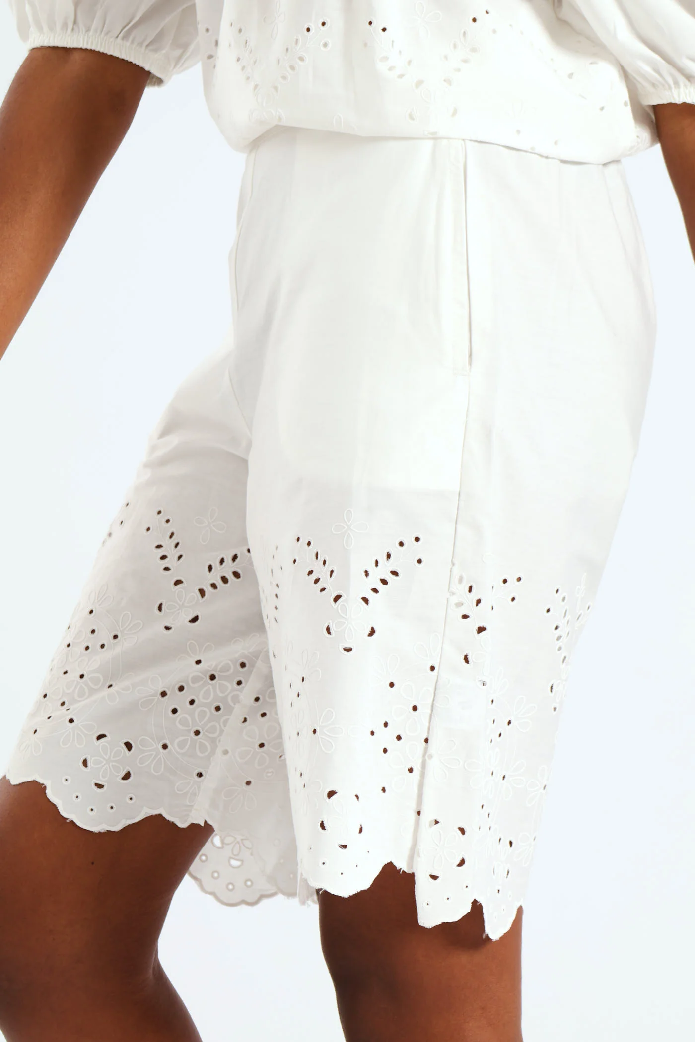 Pull On Flat Front Bermuda Shorts With Anglaise Hem - White - Image 3