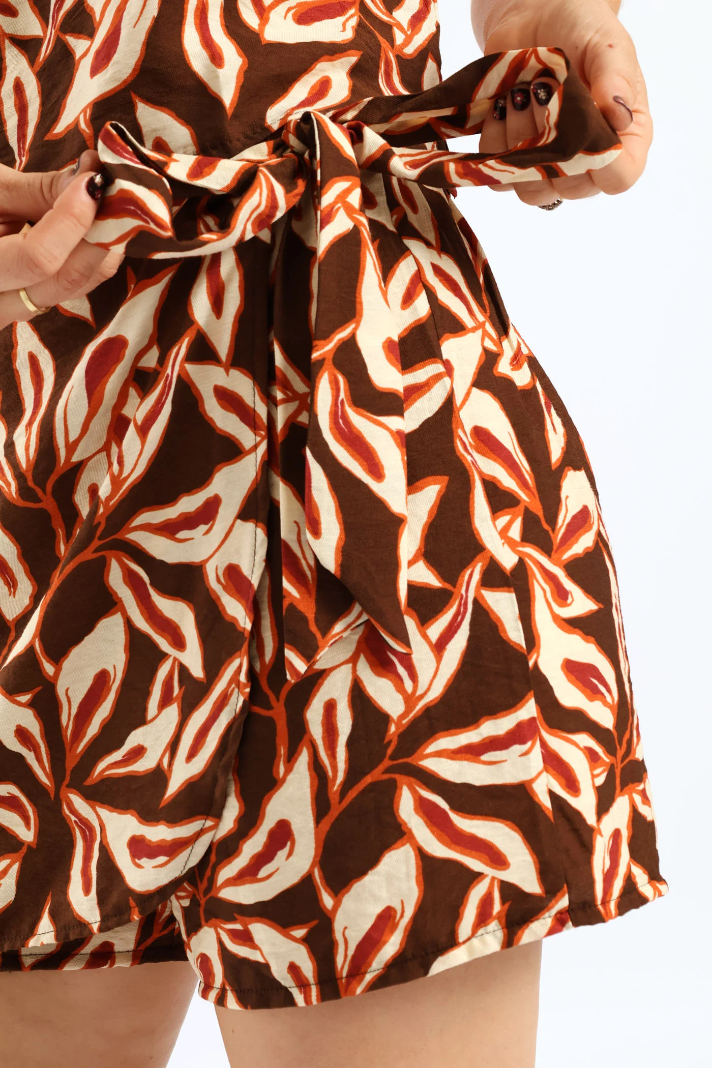 Pull-On Leaf Print Mid Thigh Skort - Chocolate - Image 2