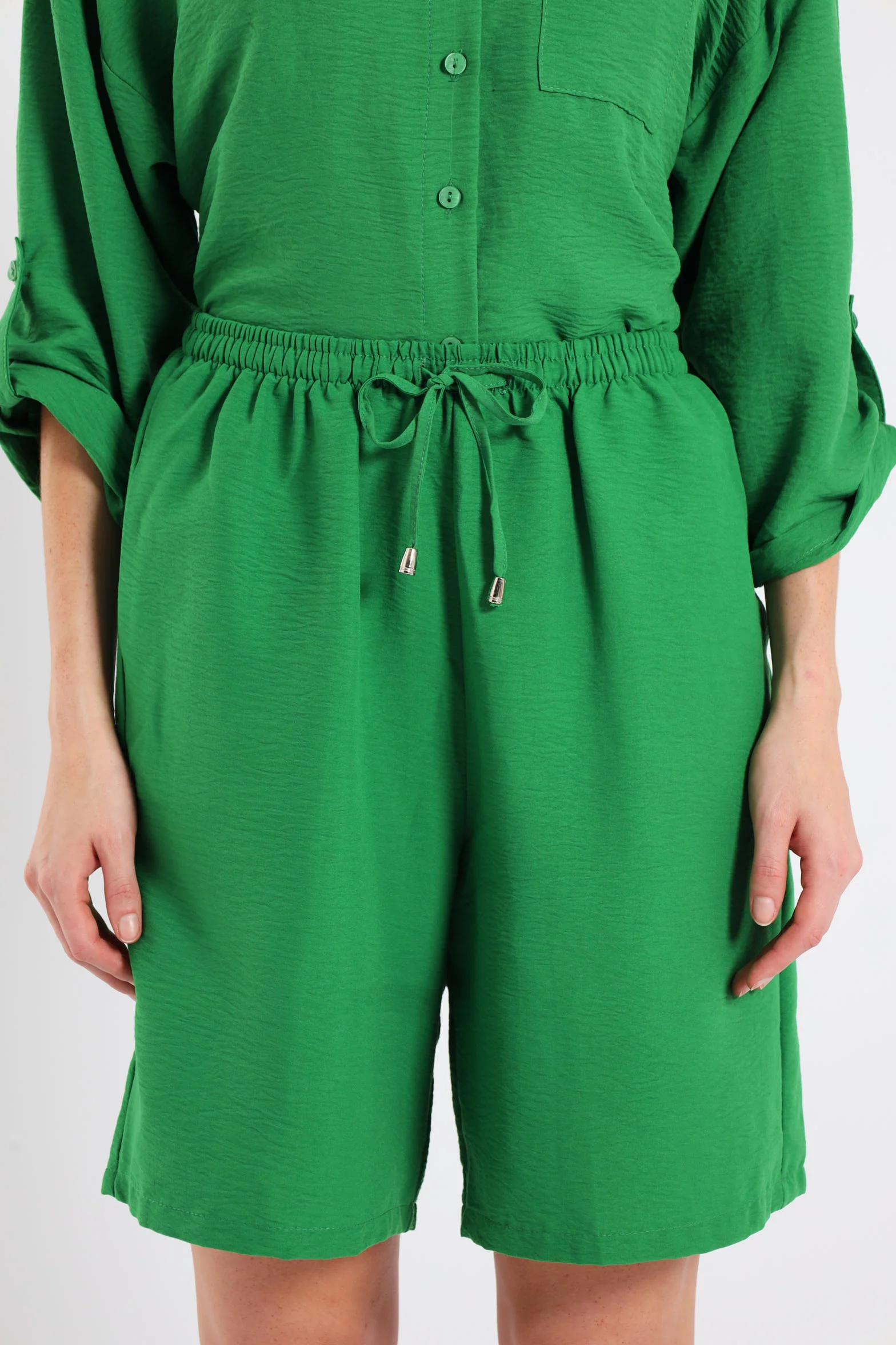 Pull-On Mid-Thigh Toggle Shorts - Emerald - Image 3