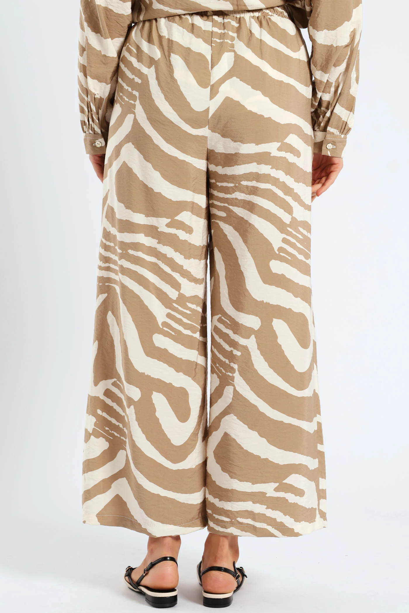 Pull-On Wide Leg Zebra Culotte Pants - White/Beige - Image 4