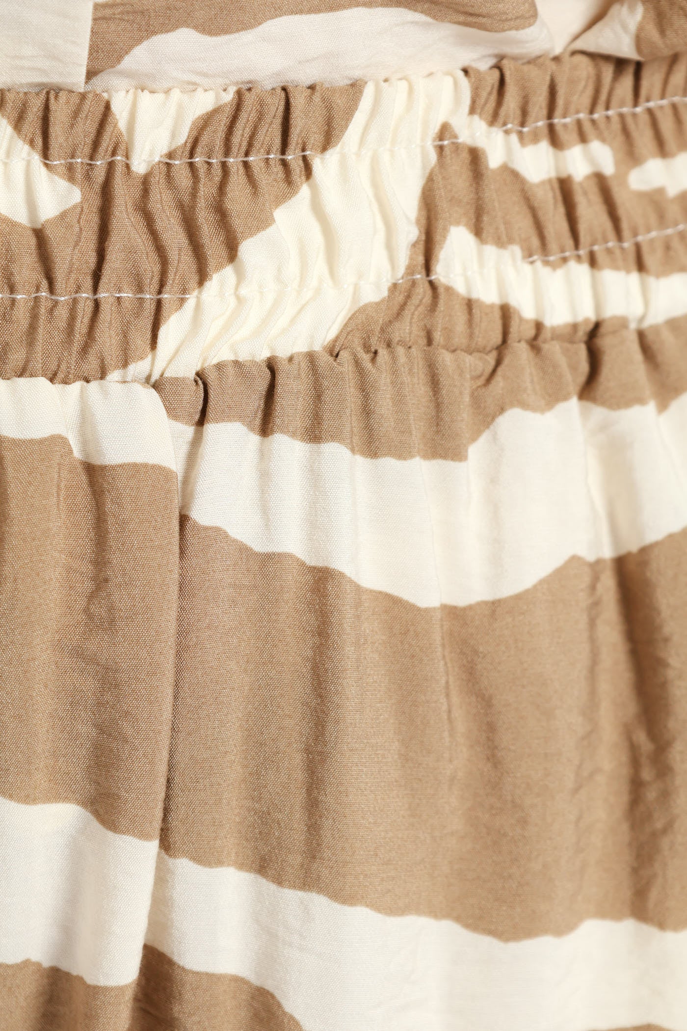 Pull-On Wide Leg Zebra Culotte Pants - White/Beige - Image 5