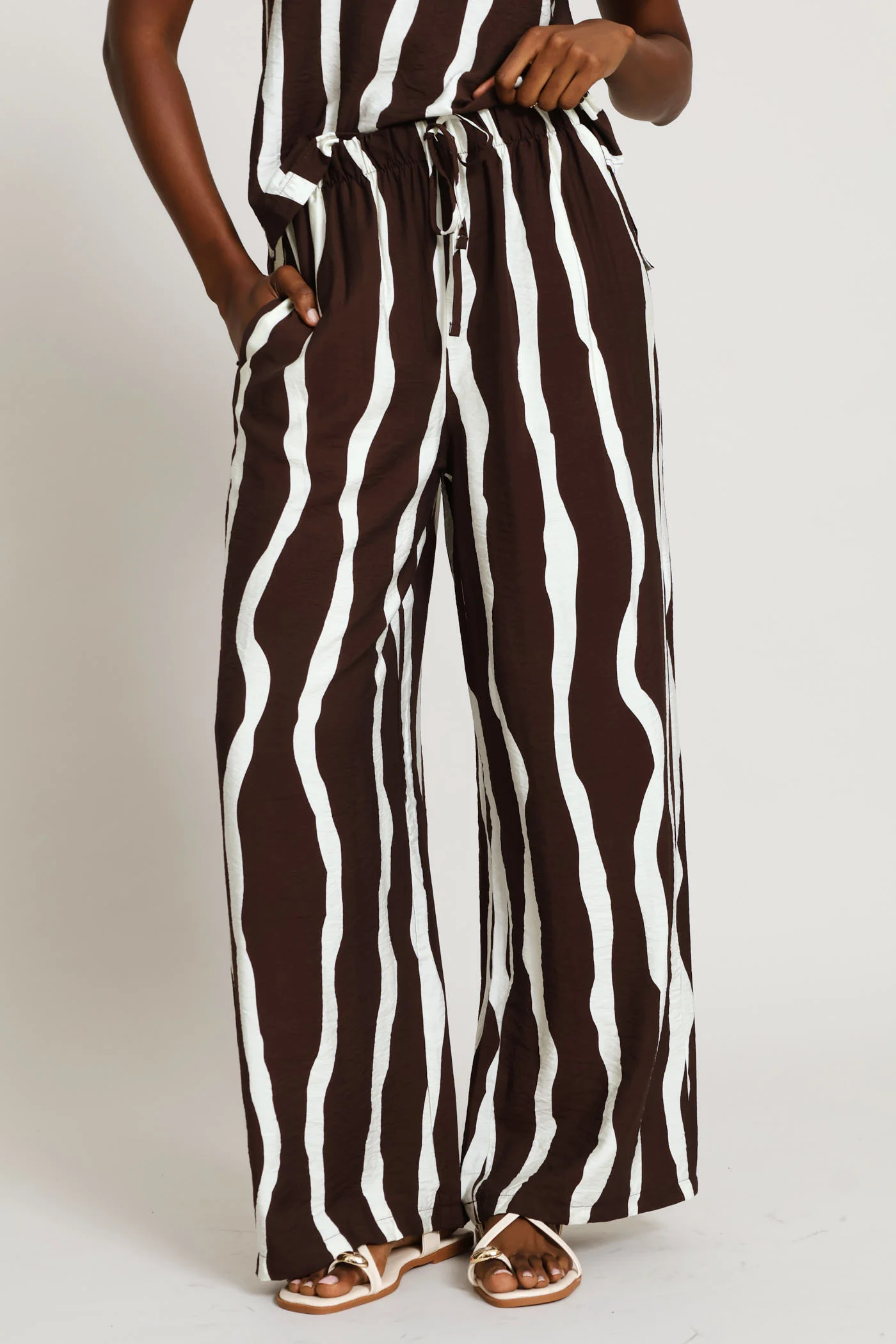 Pull-On Wideleg Pant - Cream/Chocolate - Image 2