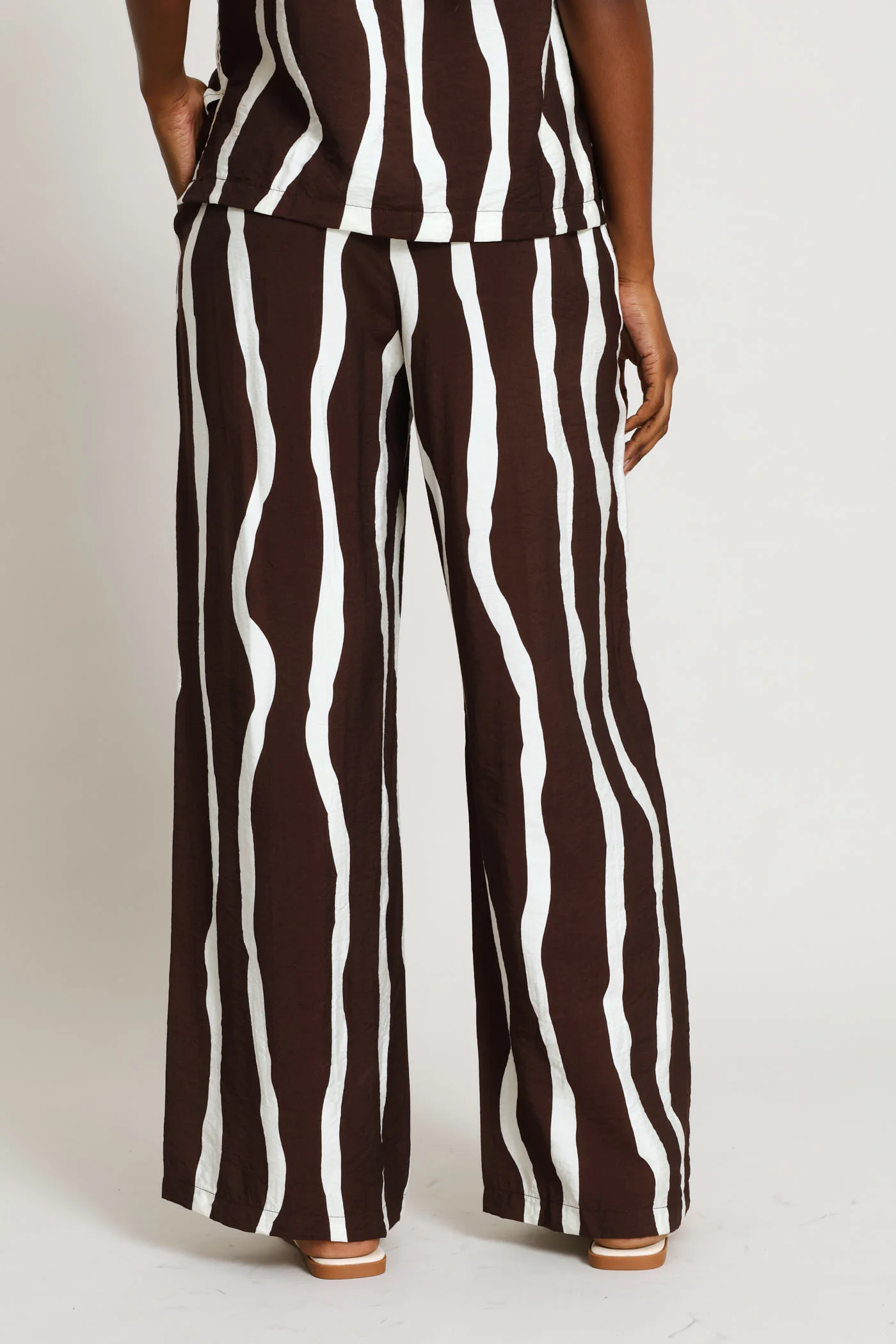Pull-On Wideleg Pant - Cream/Chocolate - Image 4